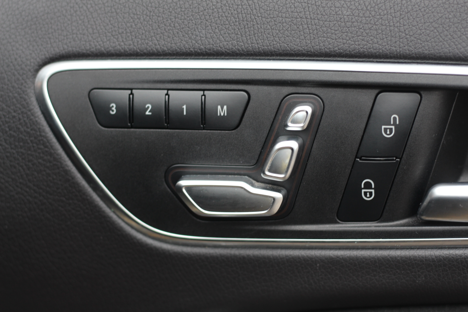 2017 (67) Mercedes-Benz A Class 2.0 A45 AMG Yellow Night Edition SpdS DCT 4MATIC Euro 6 (s/s) 5dr