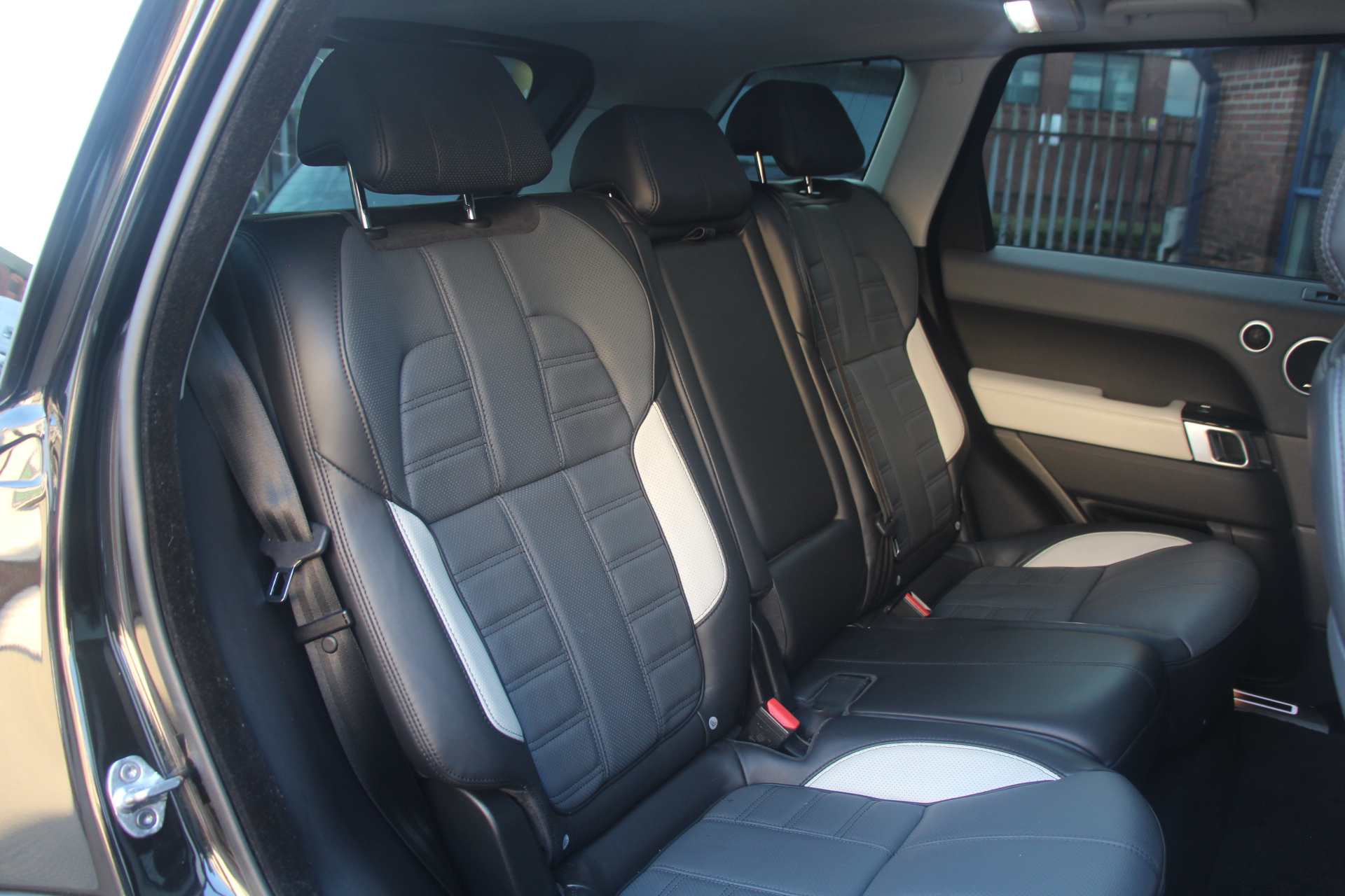 2017 (17) Land Rover Range Rover Sport 4.4 SD V8 Autobiography Dynamic Auto 4WD Euro 6 (s/s) 5dr