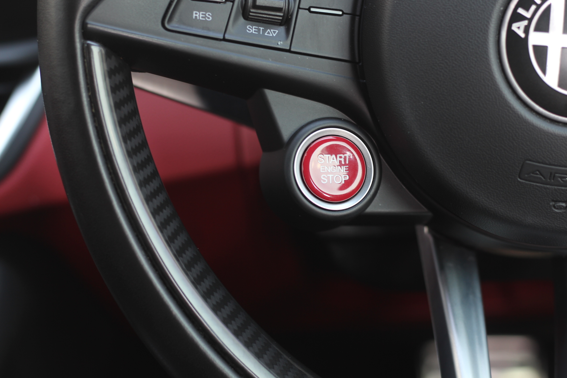 2018 (18) Alfa Romeo Giulia 2.9 V6 Bi-Turbo Quadrifoglio Auto Euro 6 (s/s) 4dr