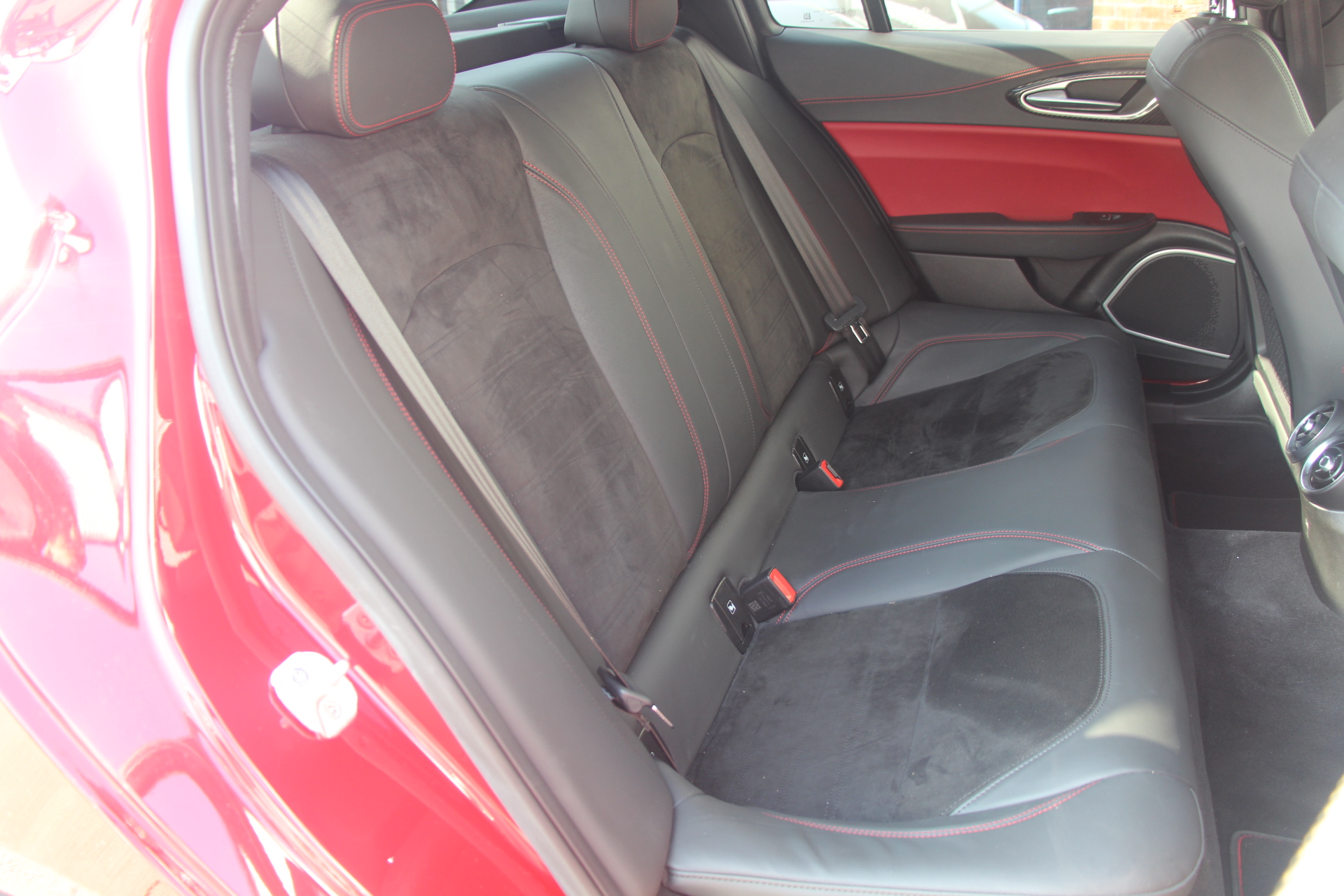 2018 (18) Alfa Romeo Giulia 2.9 V6 Bi-Turbo Quadrifoglio Auto Euro 6 (s/s) 4dr