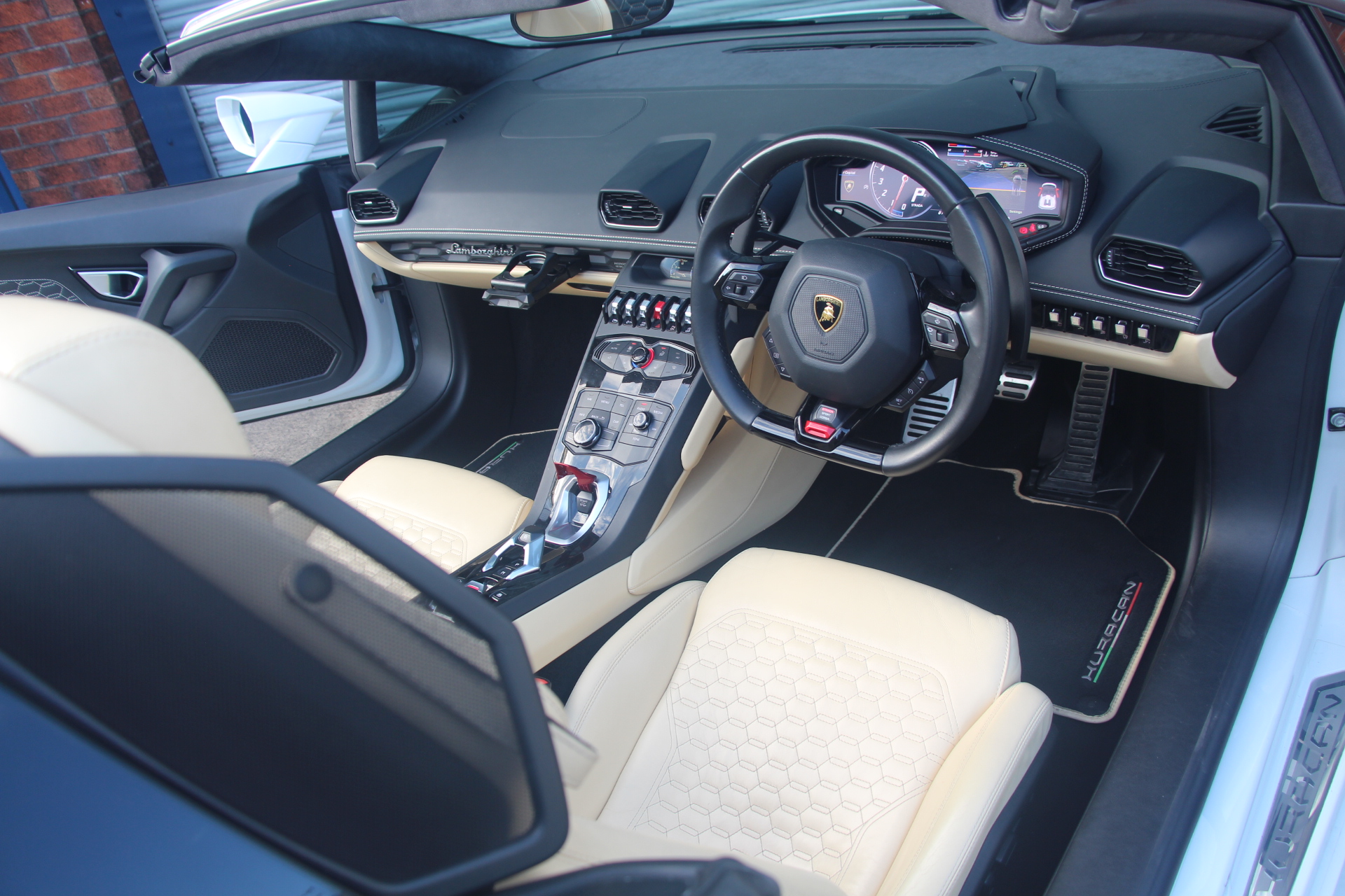 2016 (66) Lamborghini Huracan 5.2 V10 LP 610-4 Spyder LDF 4WD Euro 6 (s/s) 2dr