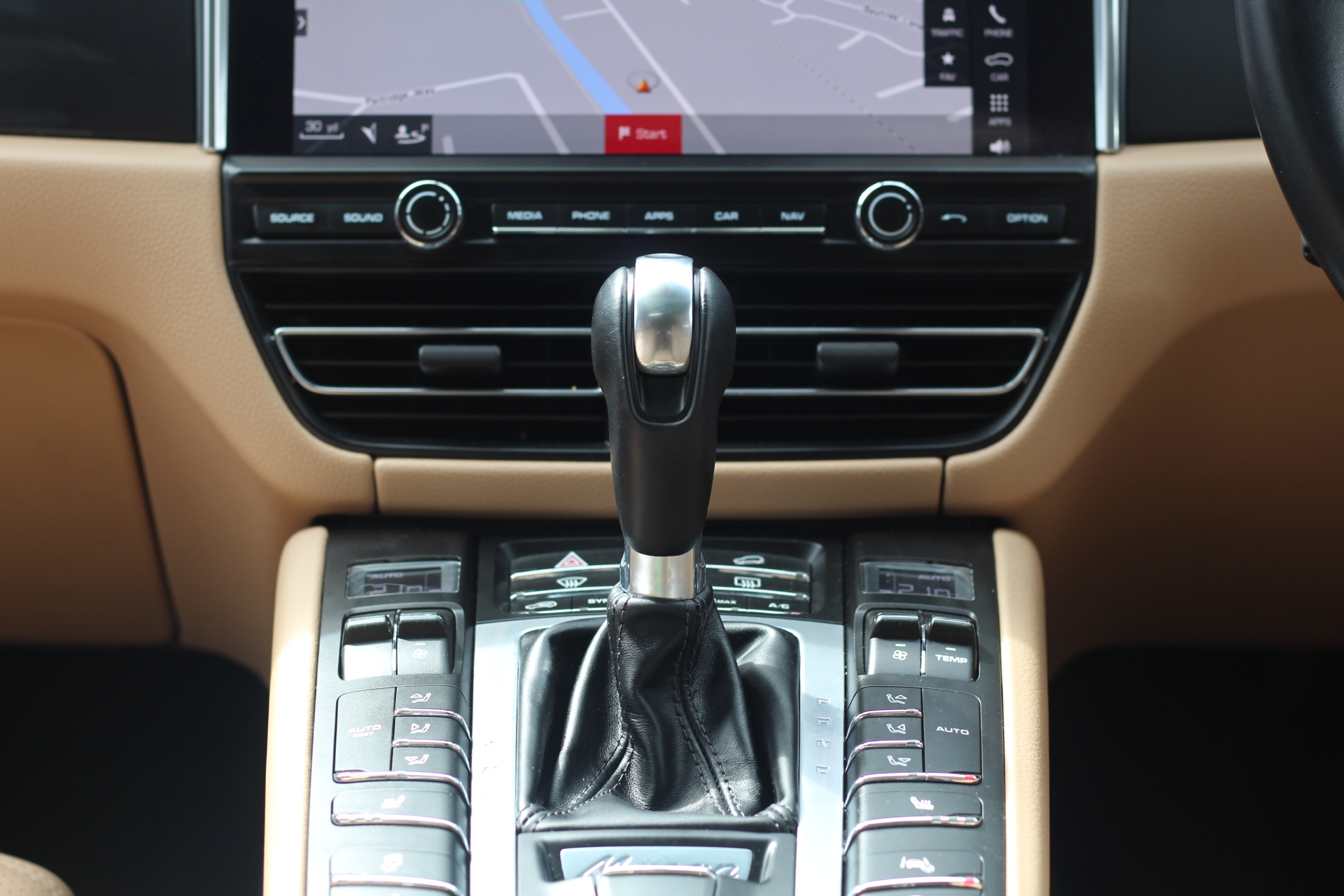 2019 (19) Porsche Macan 2.0T PDK 4WD Euro 6 (s/s) 5dr