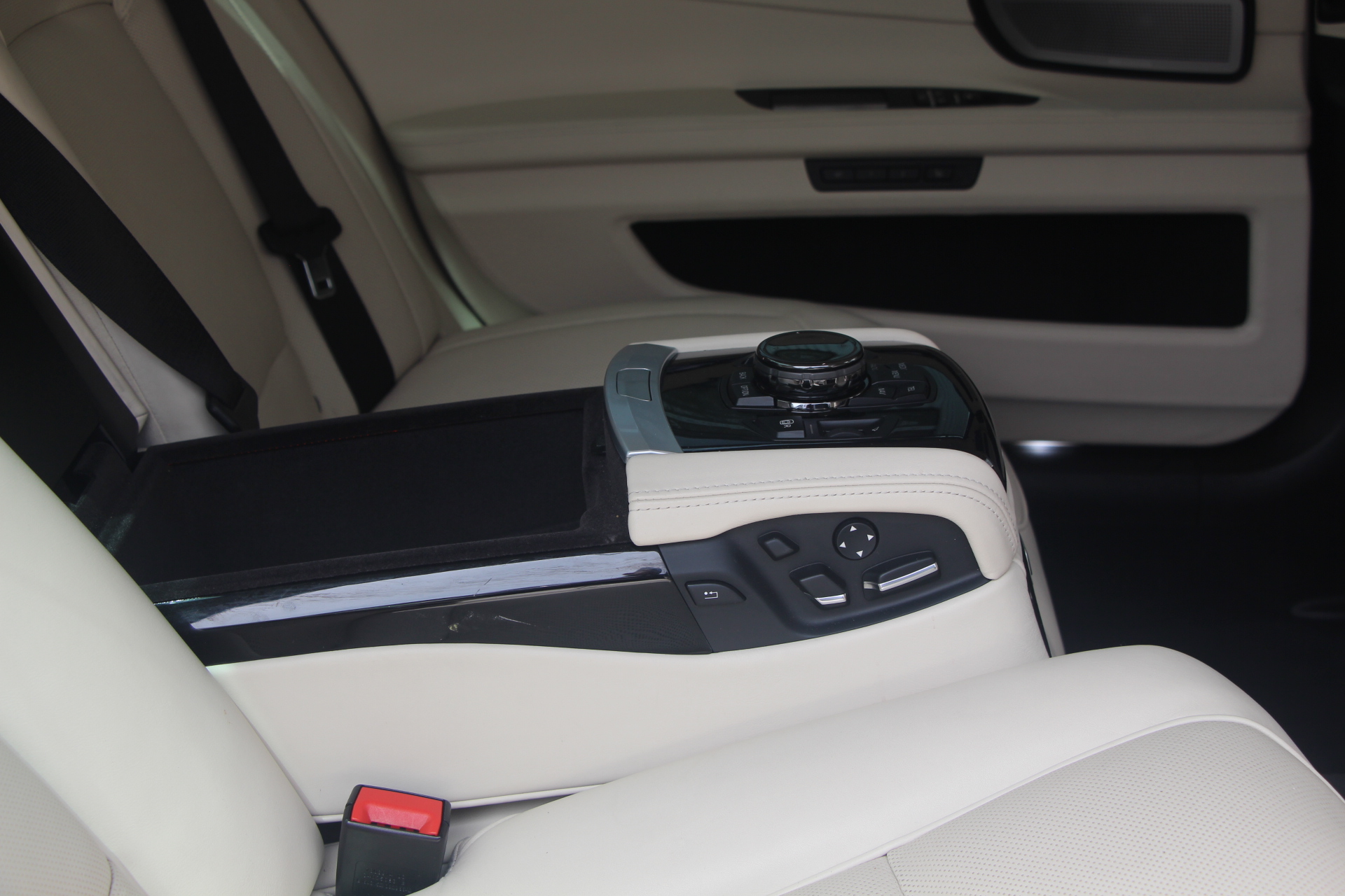 2015 (65) BMW 7 Series 6.0 760Li V12 M Sport Auto Euro 6 4dr