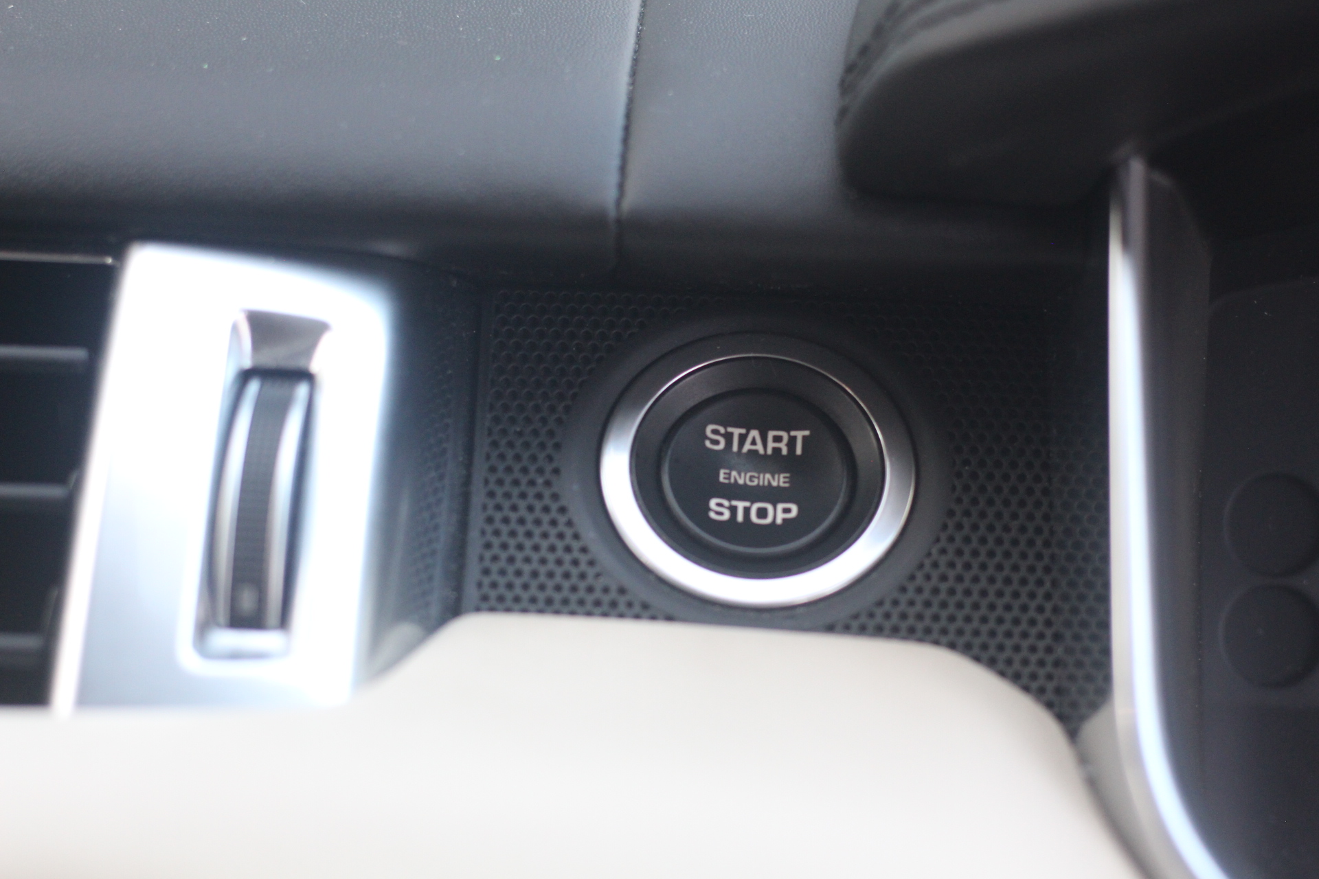 2017 (17) Land Rover Range Rover Sport 3.0 SD V6 Autobiography Dynamic Auto 4WD Euro 6 (s/s) 5dr