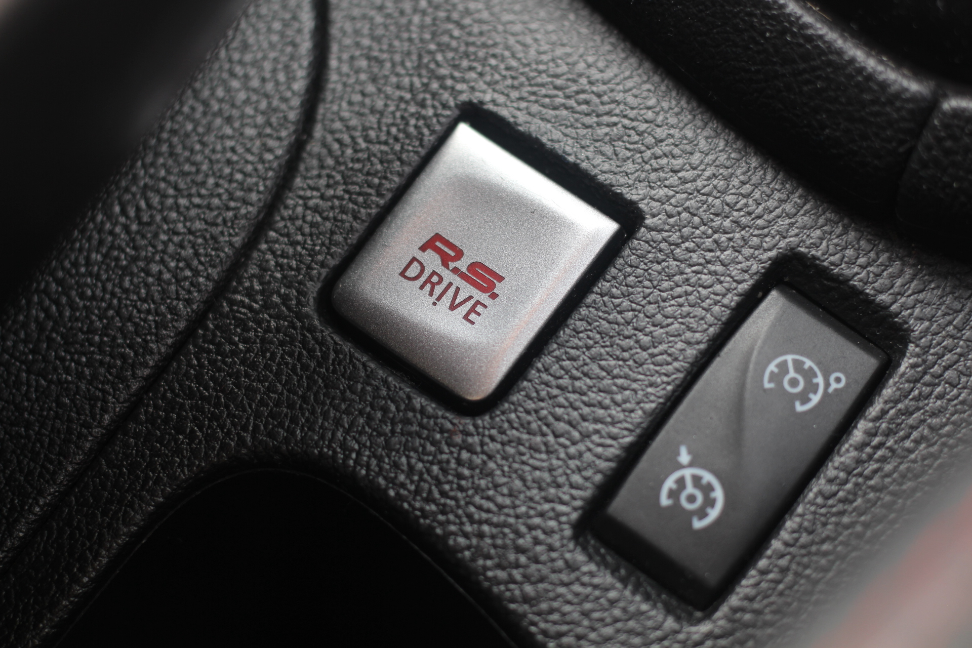 2018 (18) Renault Clio 1.6 TCe Renaultsport Nav Trophy EDC Euro 6 (s/s) 5dr