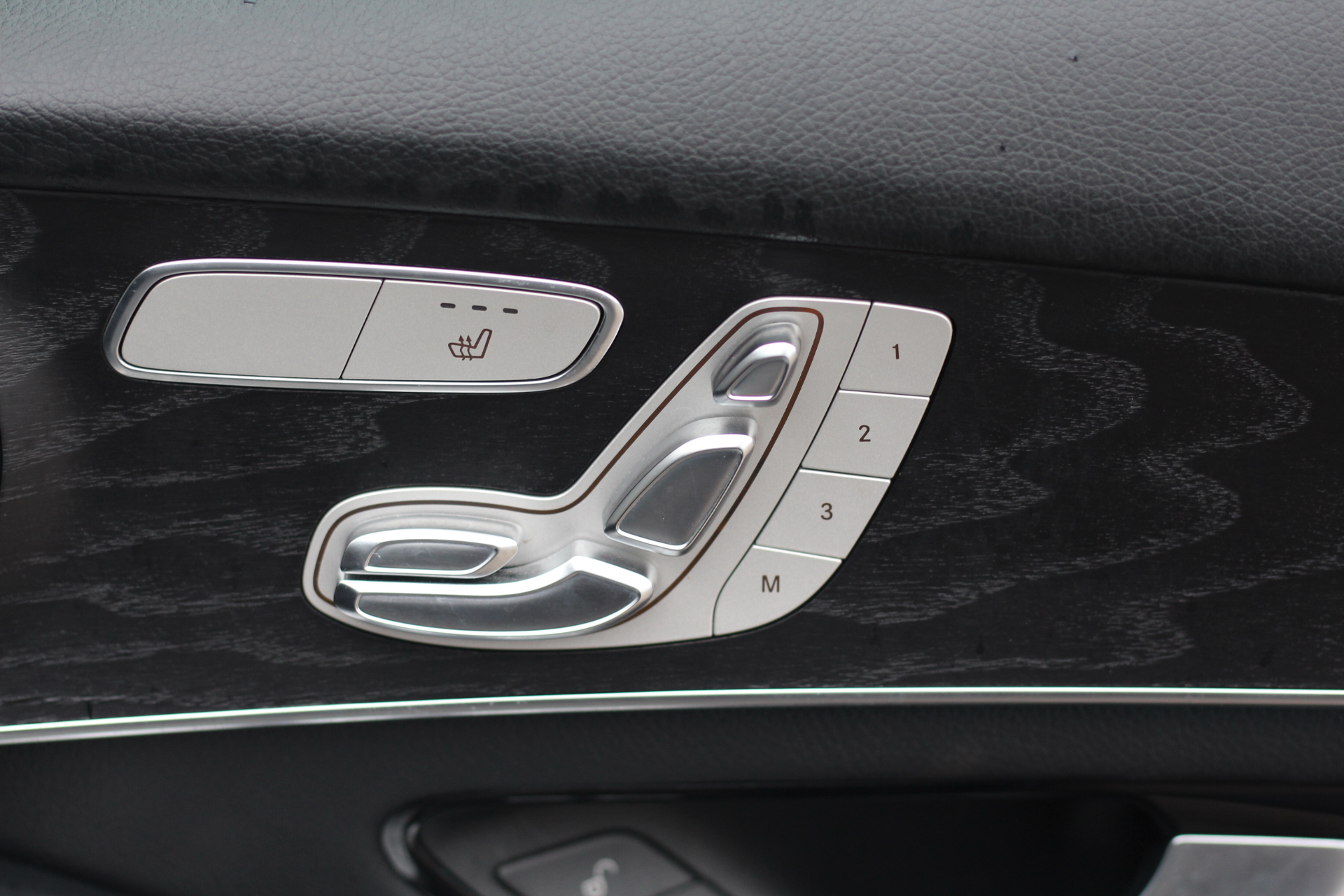 2018 (68) Mercedes-Benz GLC Class 2.1 GLC250d AMG Line (Premium Plus) G-Tronic+ 4MATIC Euro 6 (s/s) 5dr