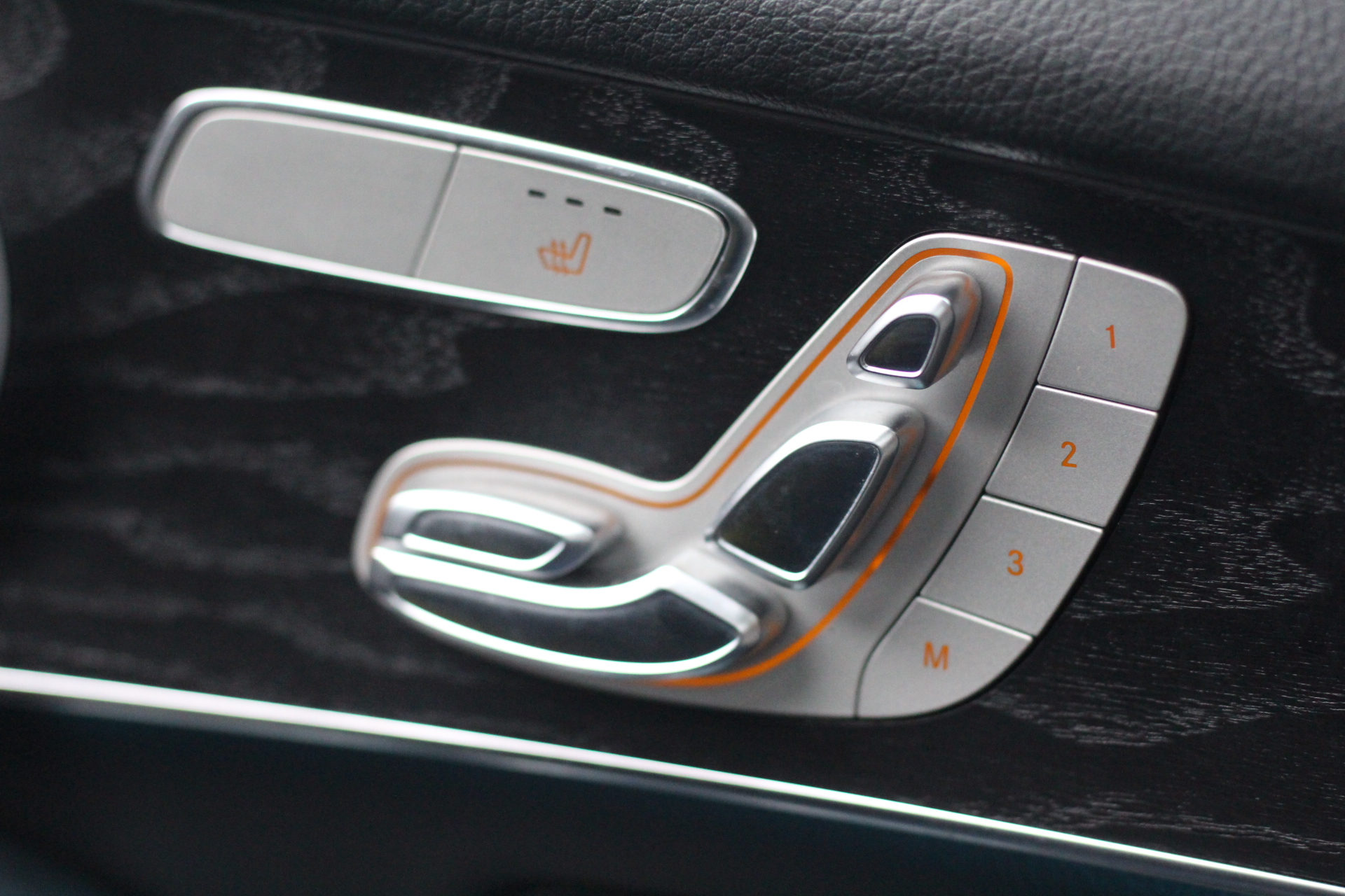 2018 (68) Mercedes-Benz GLC Class 2.1 GLC250d AMG Line (Premium Plus) G-Tronic+ 4MATIC Euro 6 (s/s) 5dr