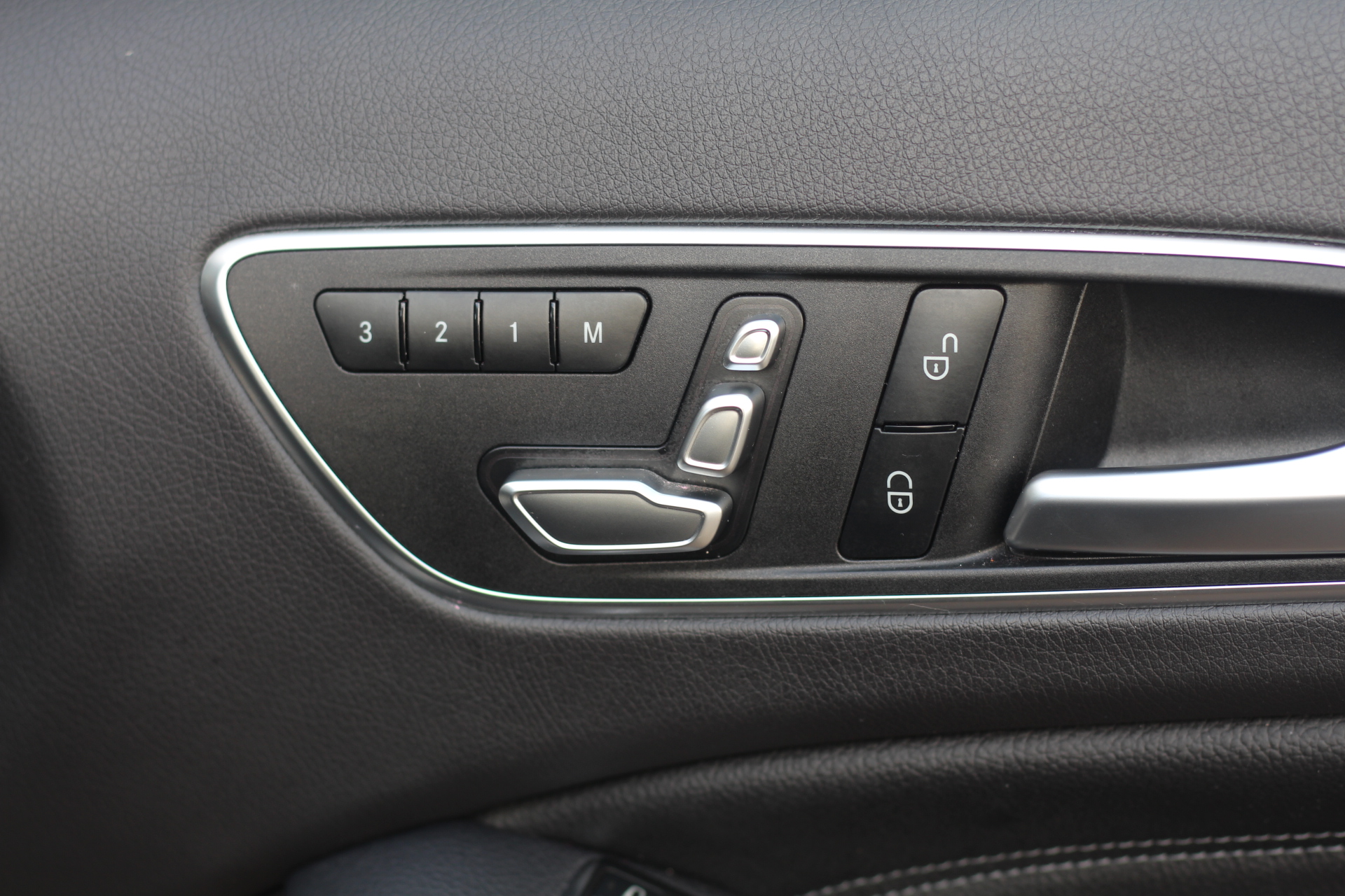 2017 (17) Mercedes-Benz A Class 1.5 A180d AMG Line (Premium Plus) 7G-DCT Euro 6 (s/s) 5dr