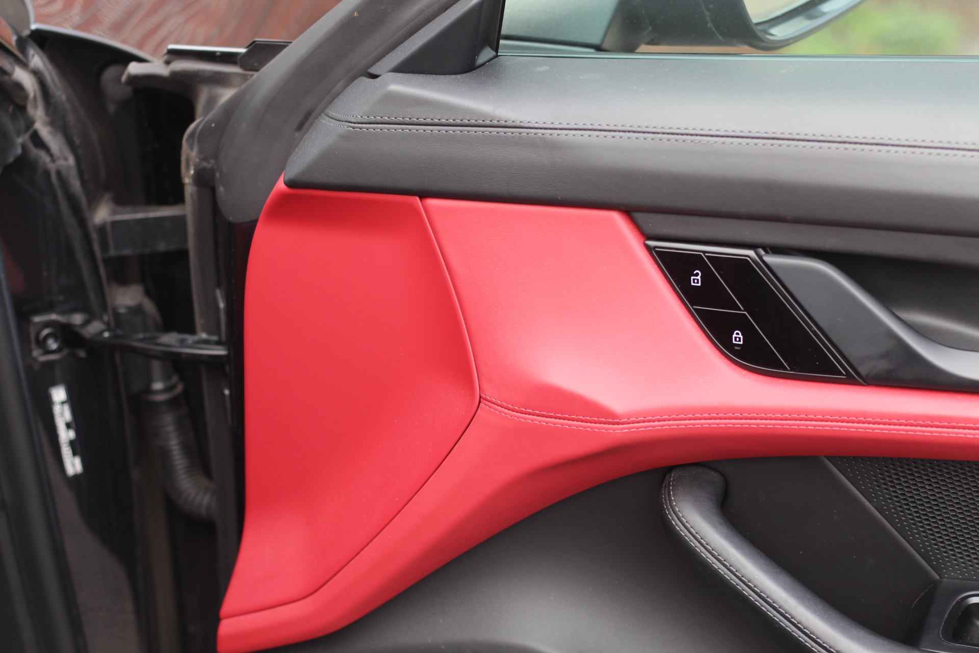 2021 (21) Porsche Taycan Performance Plus 93.4kWh Auto RWD 4dr