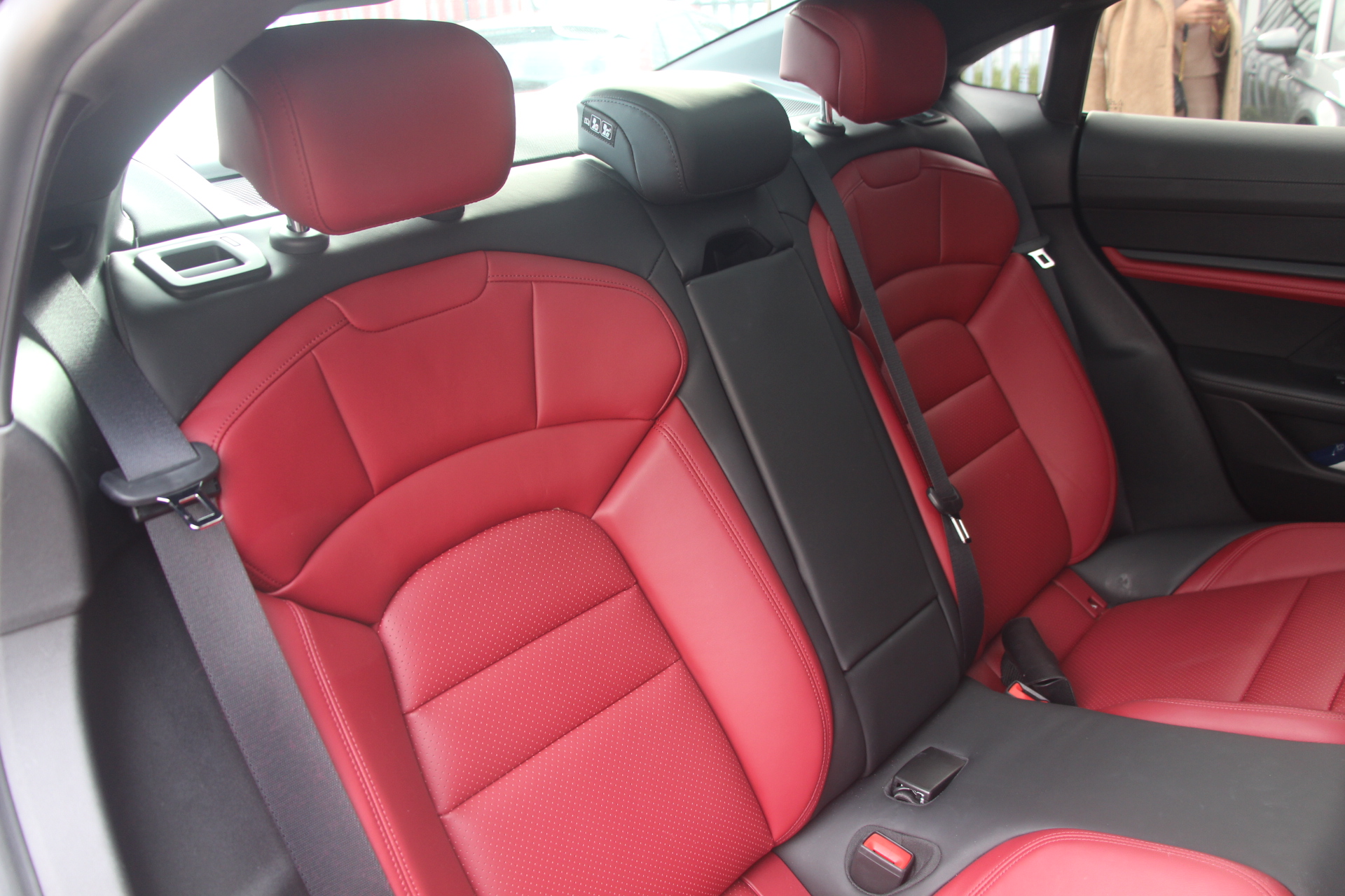 2021 (21) Porsche Taycan Performance Plus 93.4kWh Auto RWD 4dr