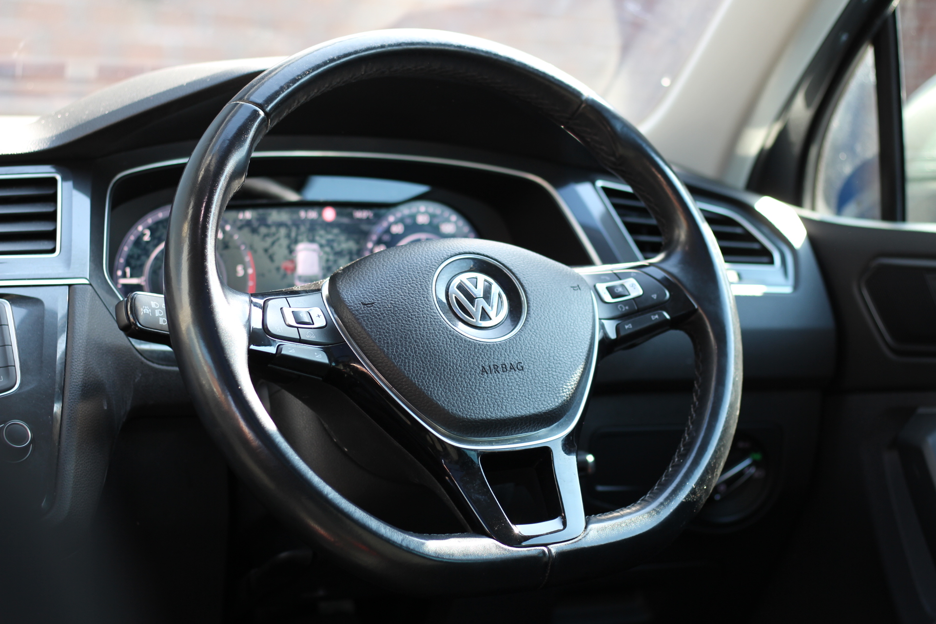 2017 (17) Volkswagen Tiguan 2.0 BiTDI BlueMotion Tech SEL DSG 4Motion Euro 6 (s/s) 5dr