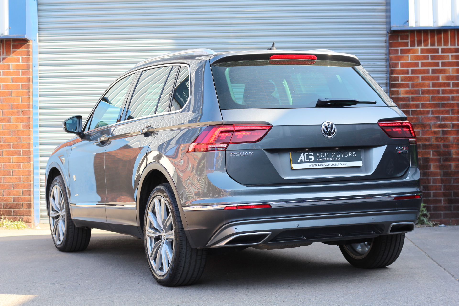 2017 (17) Volkswagen Tiguan 2.0 BiTDI BlueMotion Tech SEL DSG 4Motion Euro 6 (s/s) 5dr