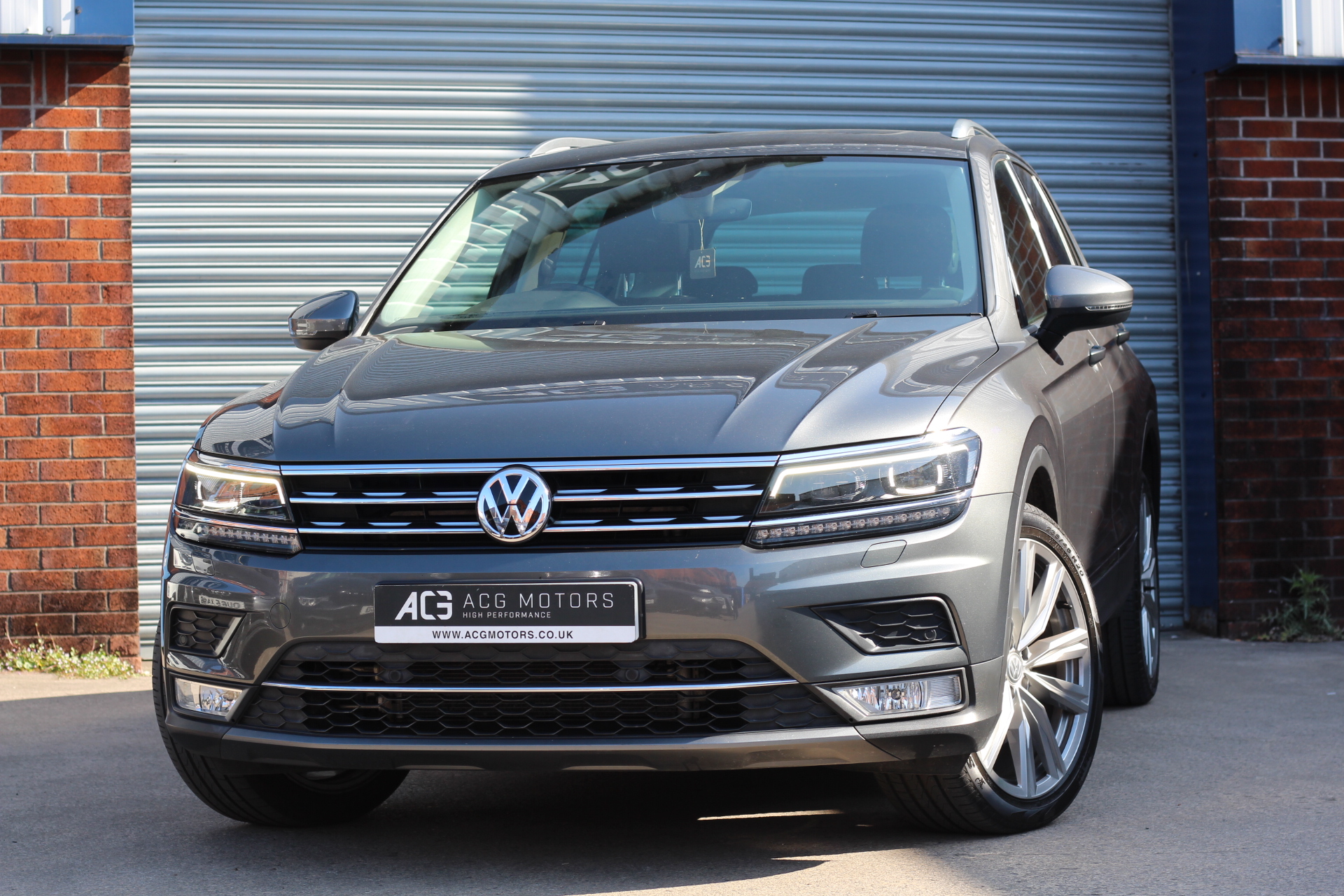 2017 (17) Volkswagen Tiguan 2.0 BiTDI BlueMotion Tech SEL DSG 4Motion Euro 6 (s/s) 5dr
