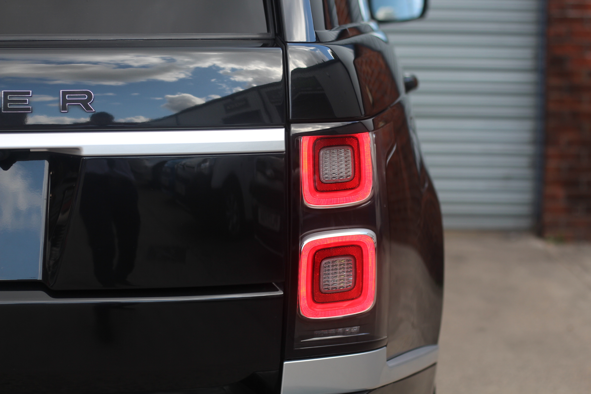 2018 (18) Land Rover Range Rover 3.0 TD V6 Vogue SVO Auto 4WD Euro 6 (s/s) 5dr