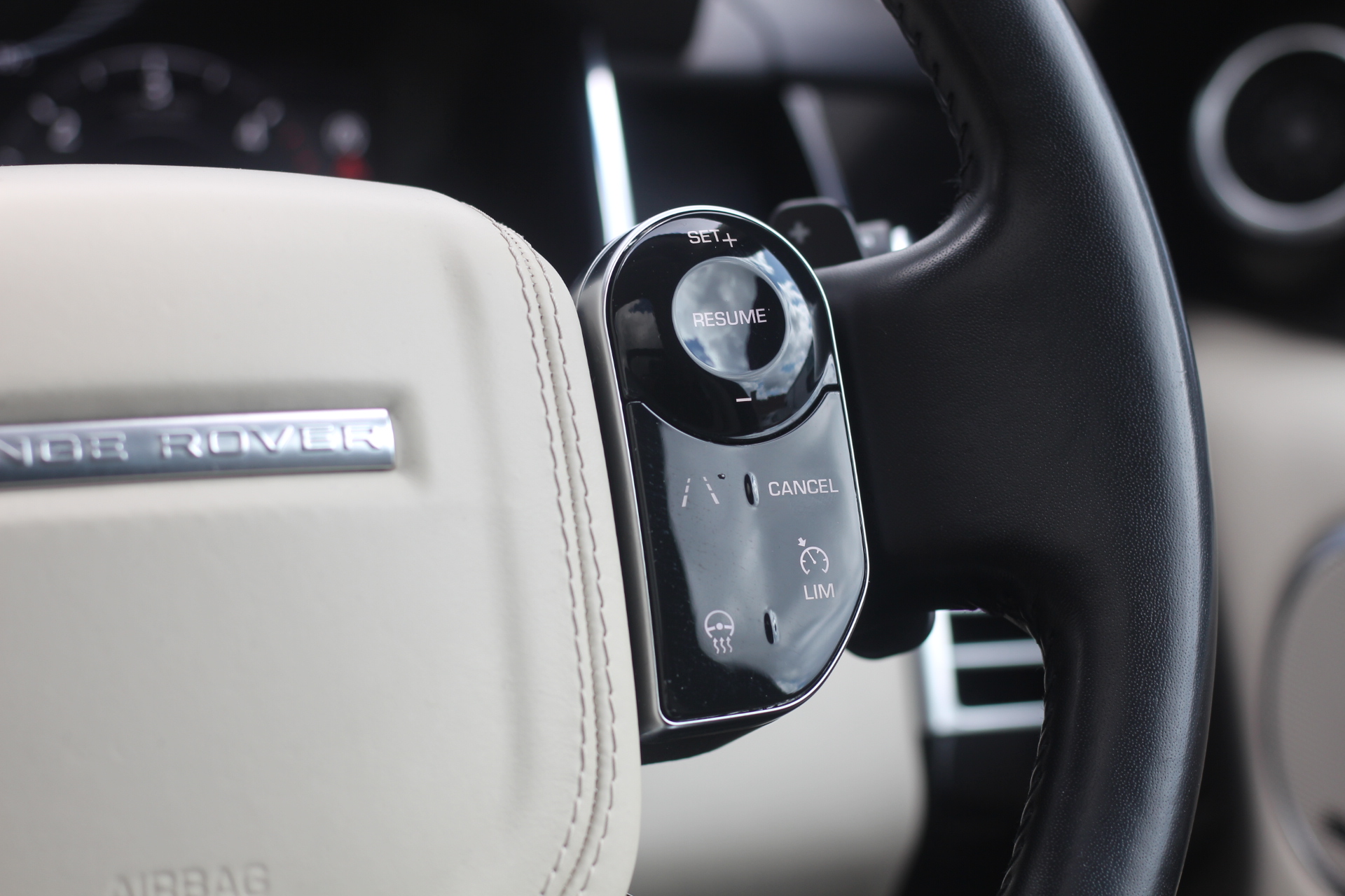 2018 (18) Land Rover Range Rover 3.0 TD V6 Vogue SVO Auto 4WD Euro 6 (s/s) 5dr