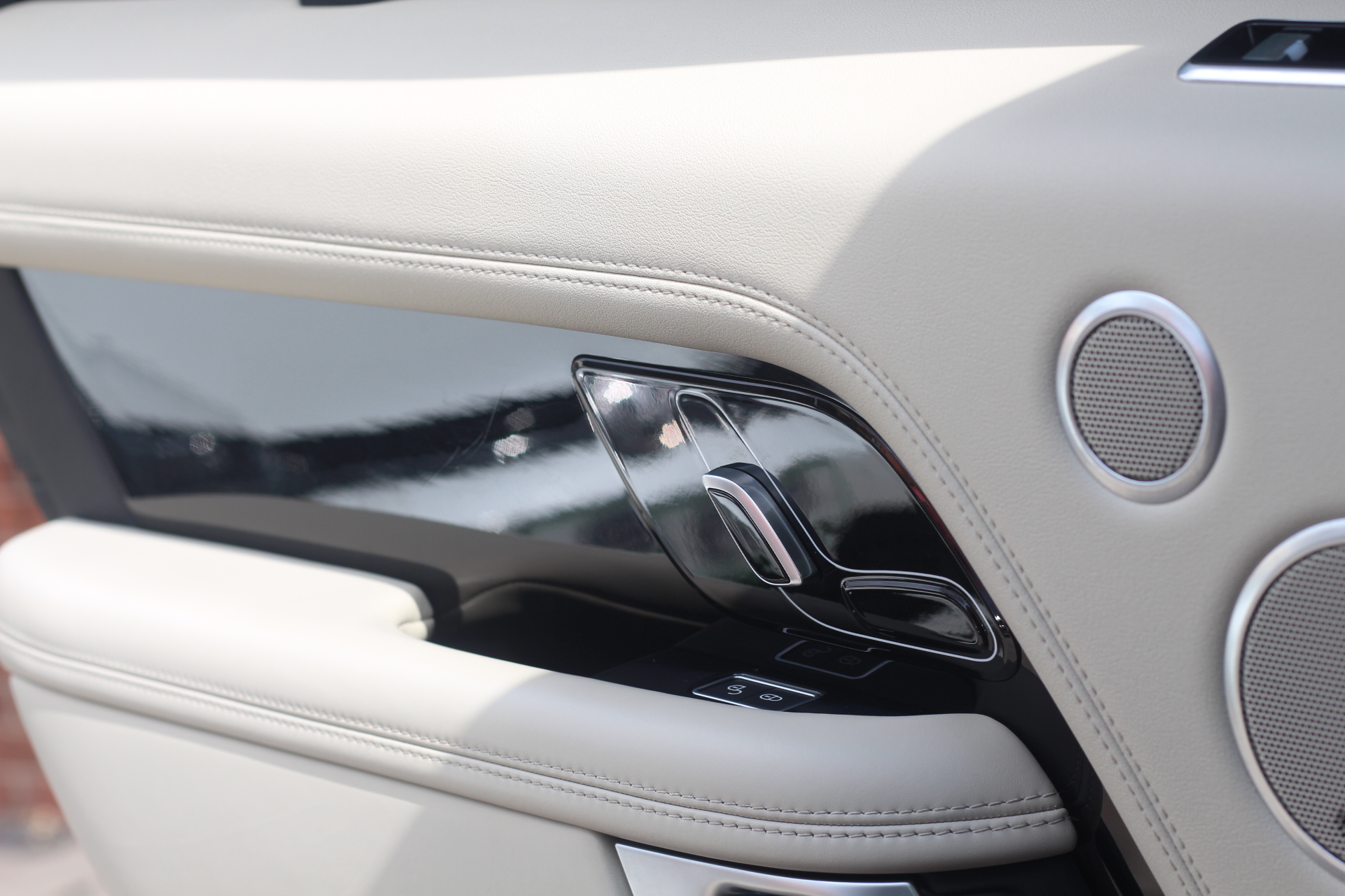 2018 (18) Land Rover Range Rover 3.0 TD V6 Vogue SVO Auto 4WD Euro 6 (s/s) 5dr