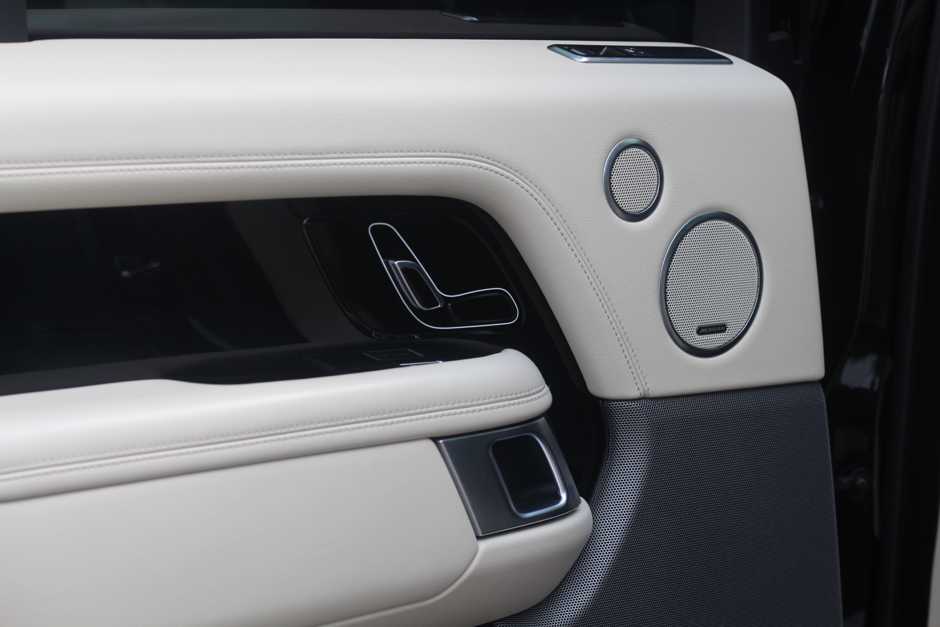 2018 (18) Land Rover Range Rover 3.0 TD V6 Vogue SVO Auto 4WD Euro 6 (s/s) 5dr