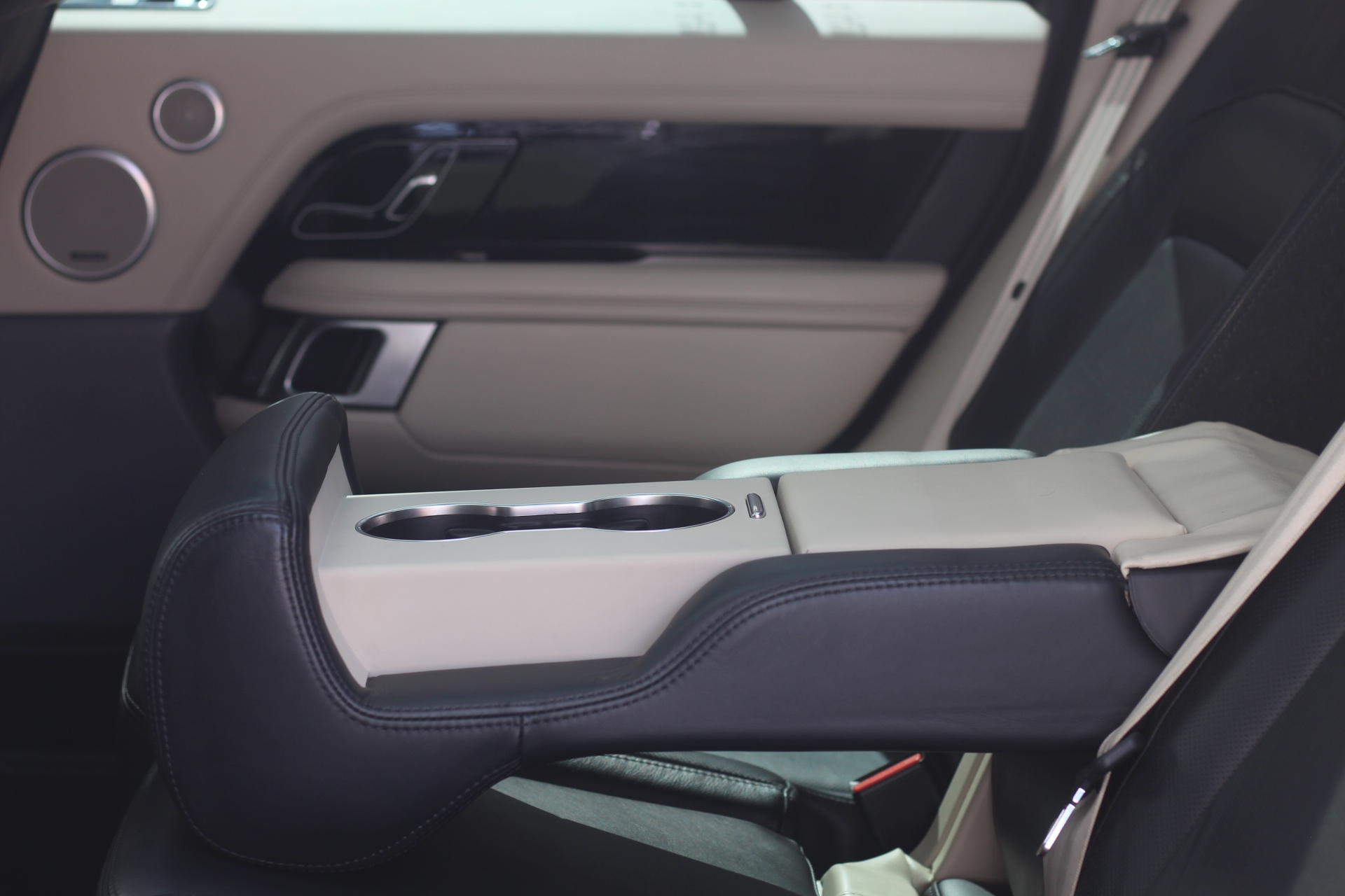 2018 (18) Land Rover Range Rover 3.0 TD V6 Vogue SVO Auto 4WD Euro 6 (s/s) 5dr