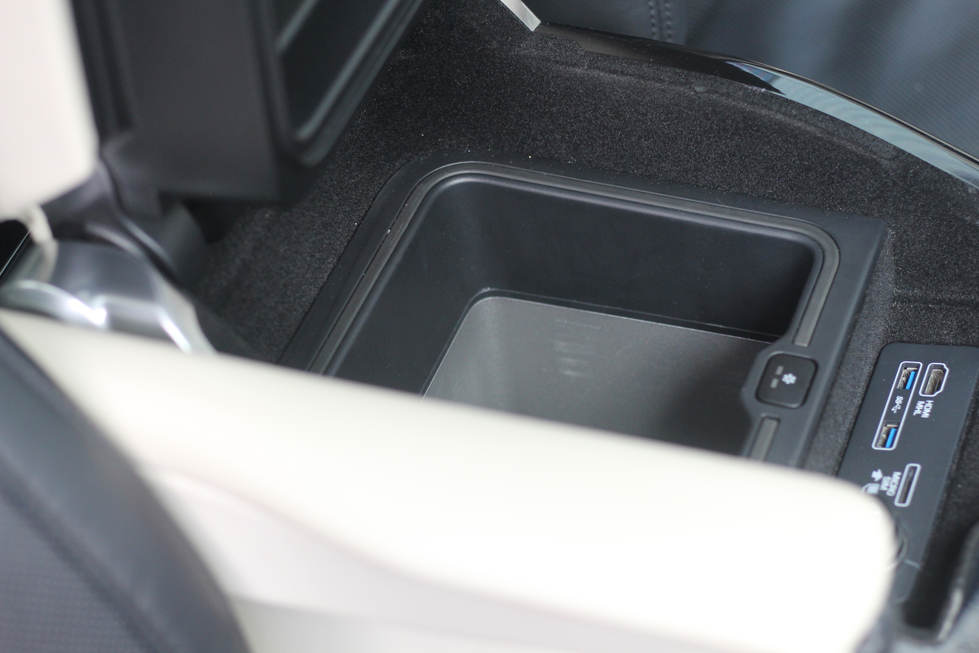 2018 (18) Land Rover Range Rover 3.0 TD V6 Vogue SVO Auto 4WD Euro 6 (s/s) 5dr