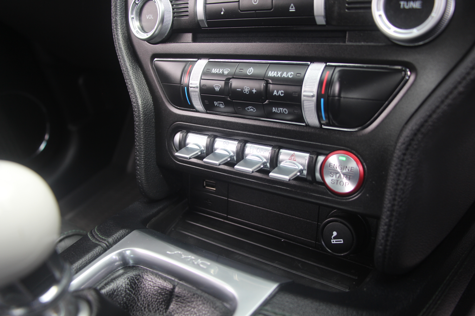 2020 (70) Ford Mustang 5.0 V8 Bullitt Fastback Euro 6 2dr