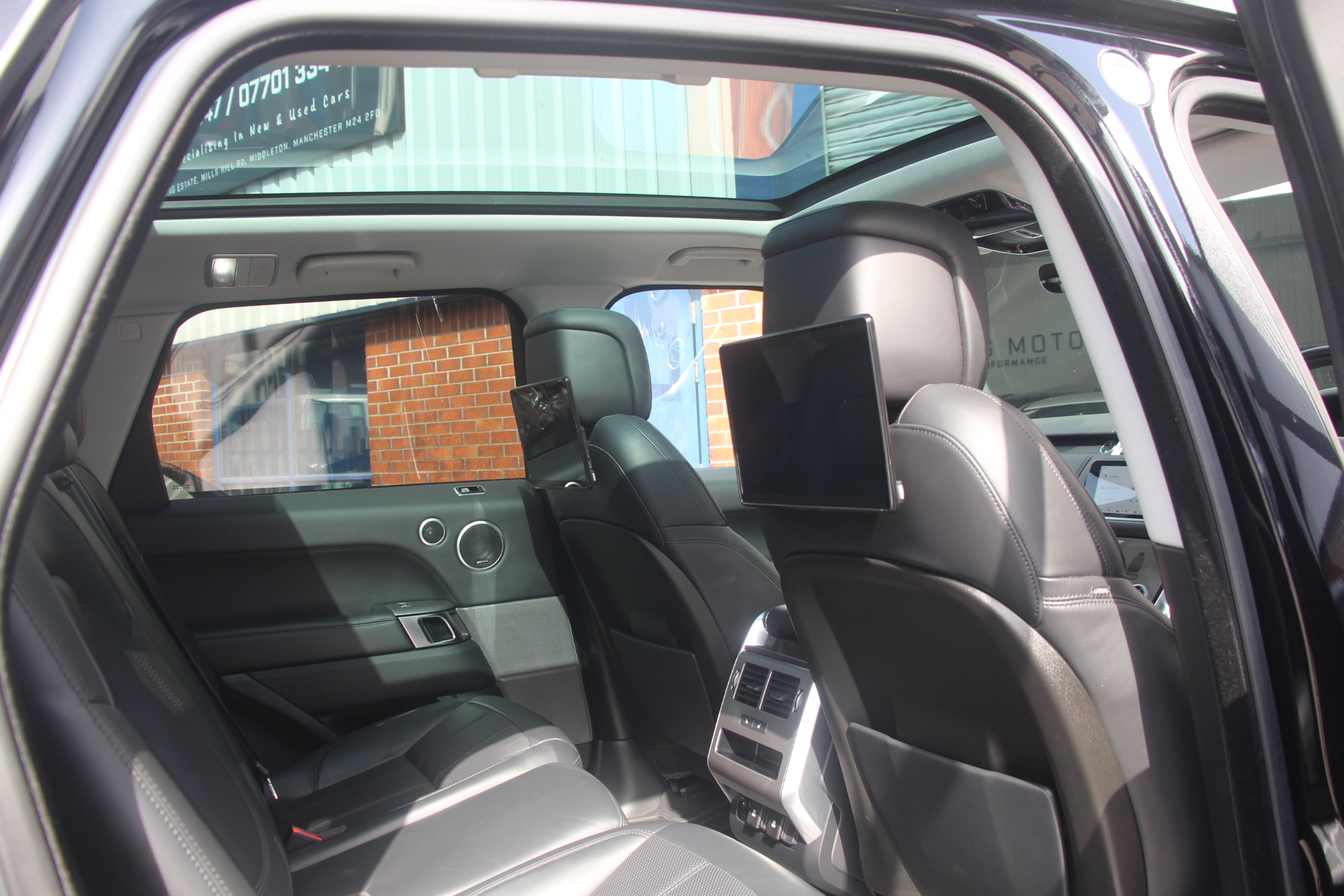 2018 (18) Land Rover Range Rover Sport 2.0 SD4 HSE Auto 4WD Euro 6 (s/s) 5dr