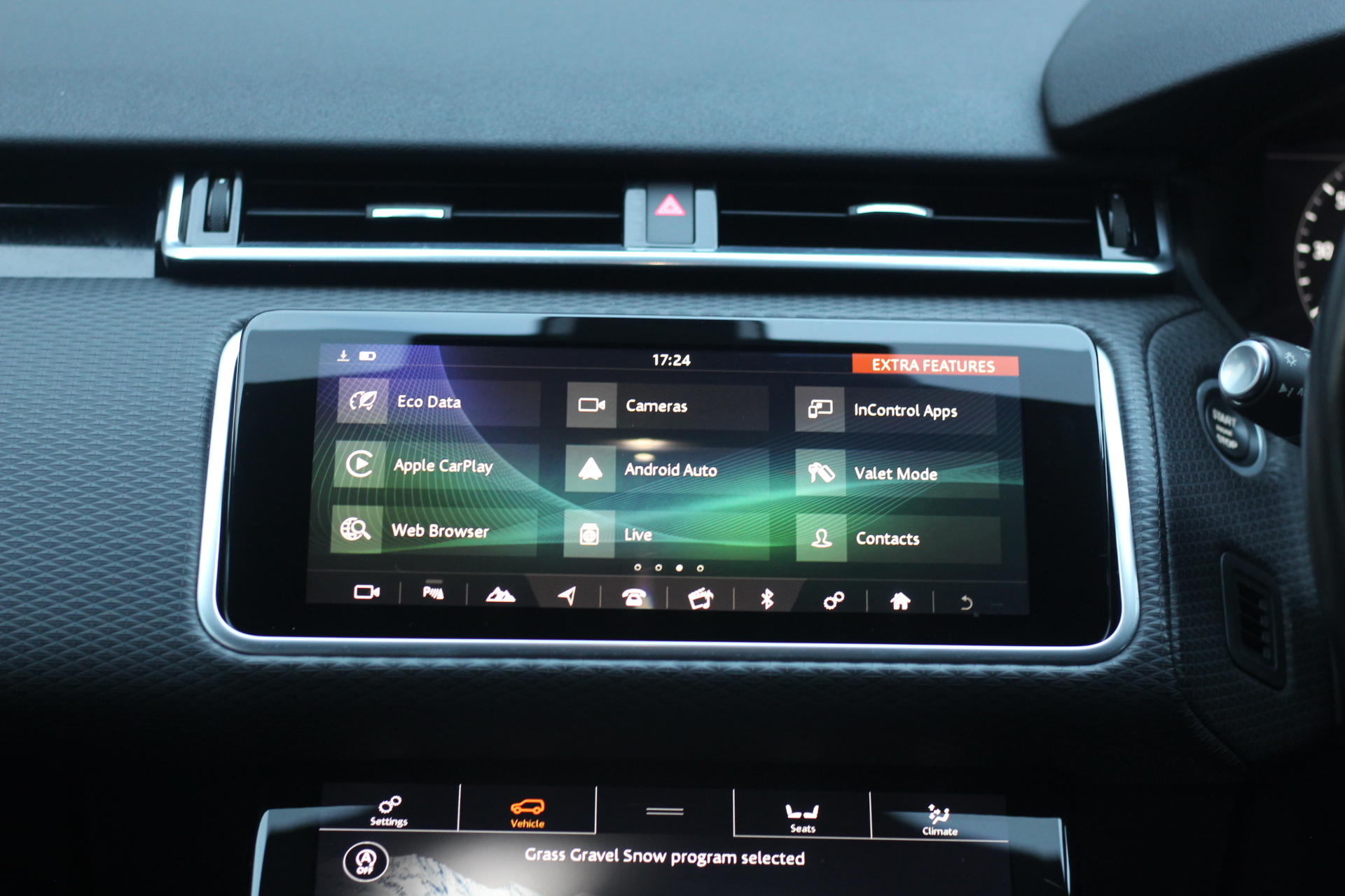 2018 (18) Land Rover Range Rover Velar 2.0 D240 R-Dynamic SE Auto 4WD Euro 6 (s/s) 5dr