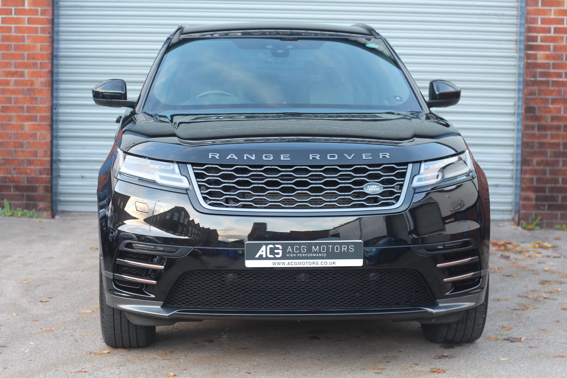 2018 (18) Land Rover Range Rover Velar 2.0 D240 R-Dynamic SE Auto 4WD Euro 6 (s/s) 5dr