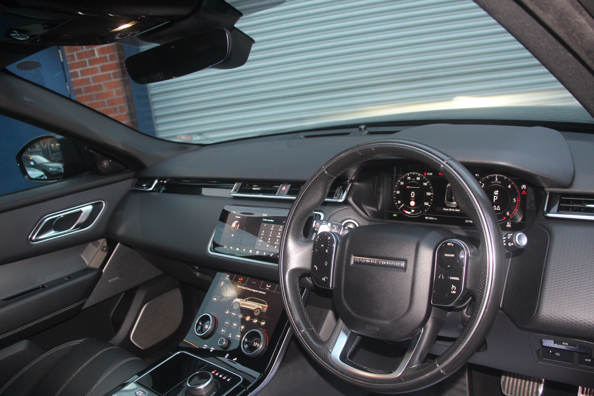 2018 (18) Land Rover Range Rover Velar 2.0 D240 R-Dynamic SE Auto 4WD Euro 6 (s/s) 5dr