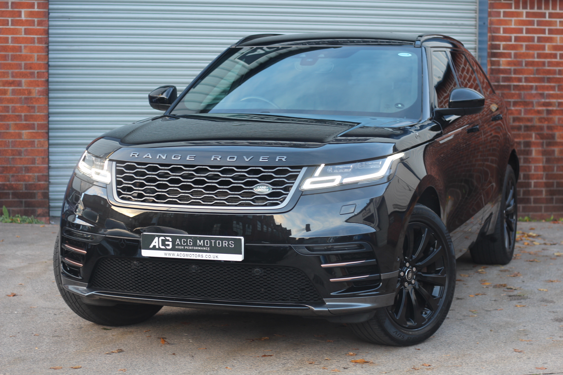 2018 (18) Land Rover Range Rover Velar 2.0 D240 R-Dynamic SE Auto 4WD Euro 6 (s/s) 5dr