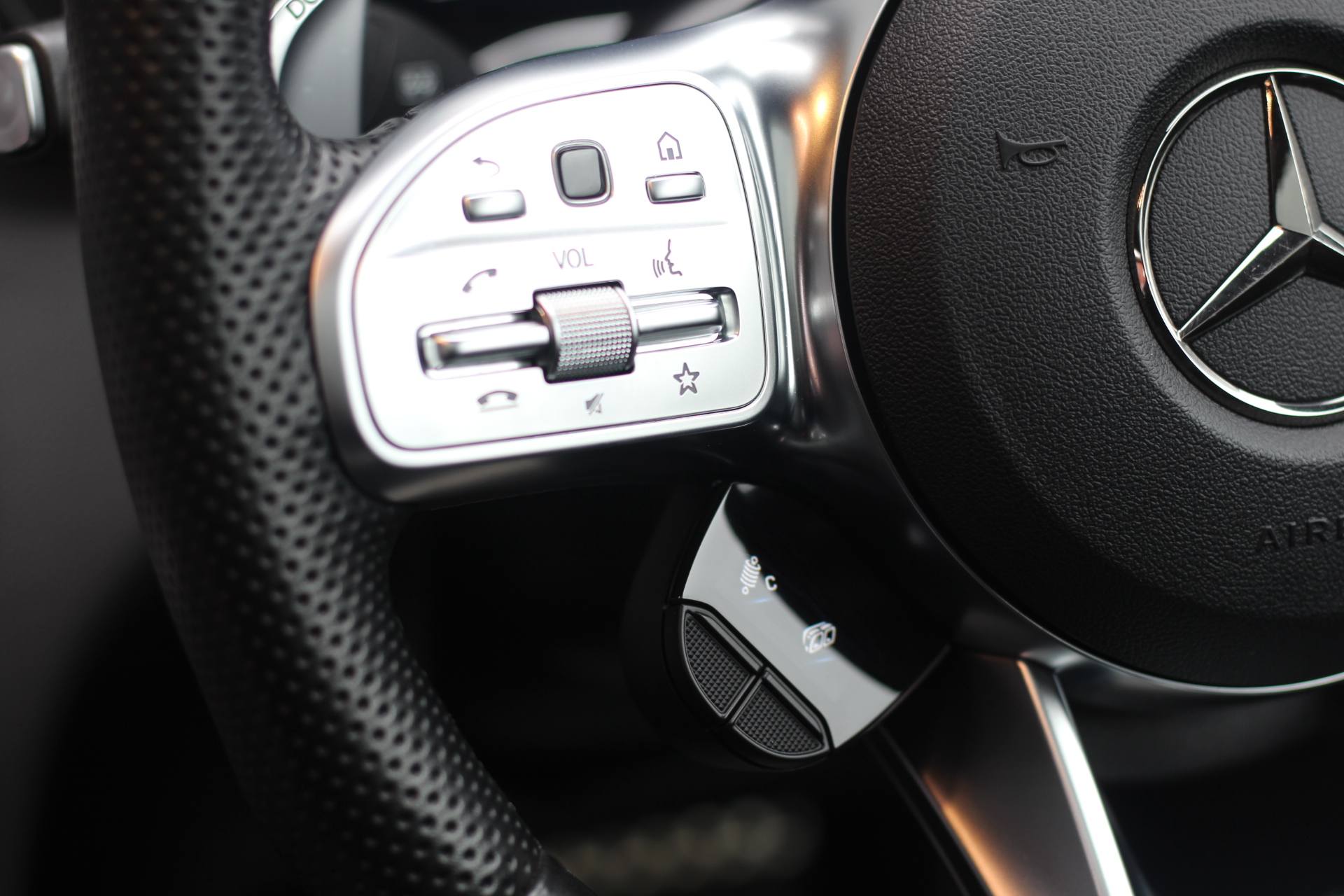 2019 (69) Mercedes-Benz C Class 4.0 C63 V8 BiTurbo AMG (Premium Plus) SpdS MCT Euro 6 (s/s) 2dr