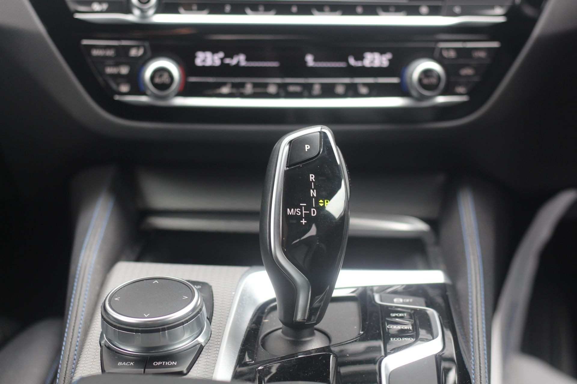 2018 (18) BMW 5 Series 3.0 530d M Sport Auto xDrive Euro 6 (s/s) 4dr