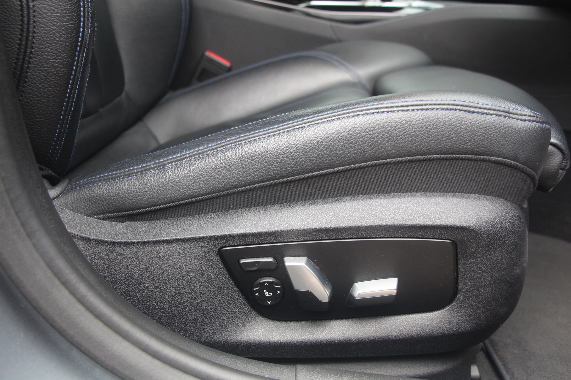 2018 (18) BMW 5 Series 3.0 530d M Sport Auto xDrive Euro 6 (s/s) 4dr