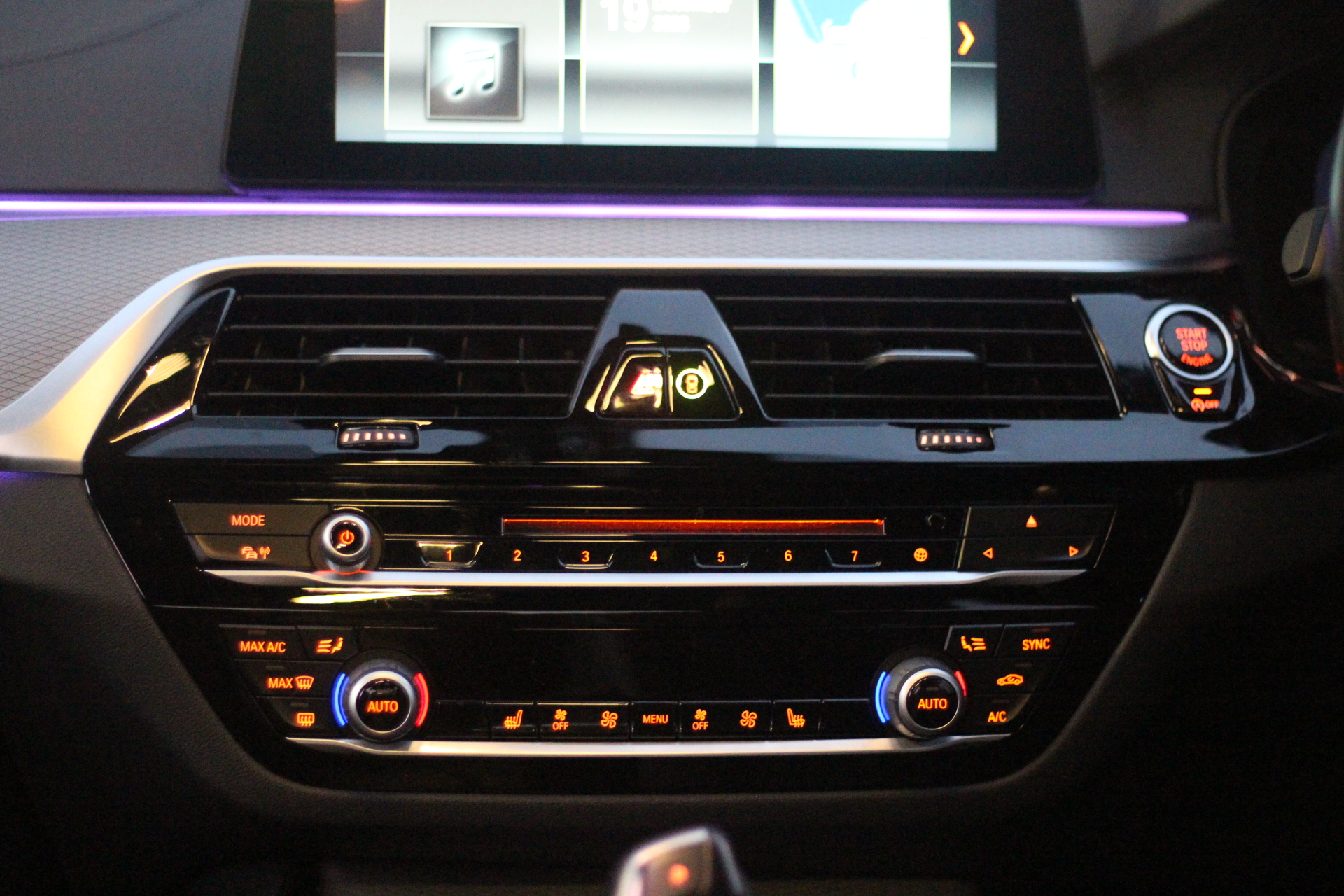 2018 (18) BMW 5 Series 3.0 530d M Sport Auto xDrive Euro 6 (s/s) 4dr