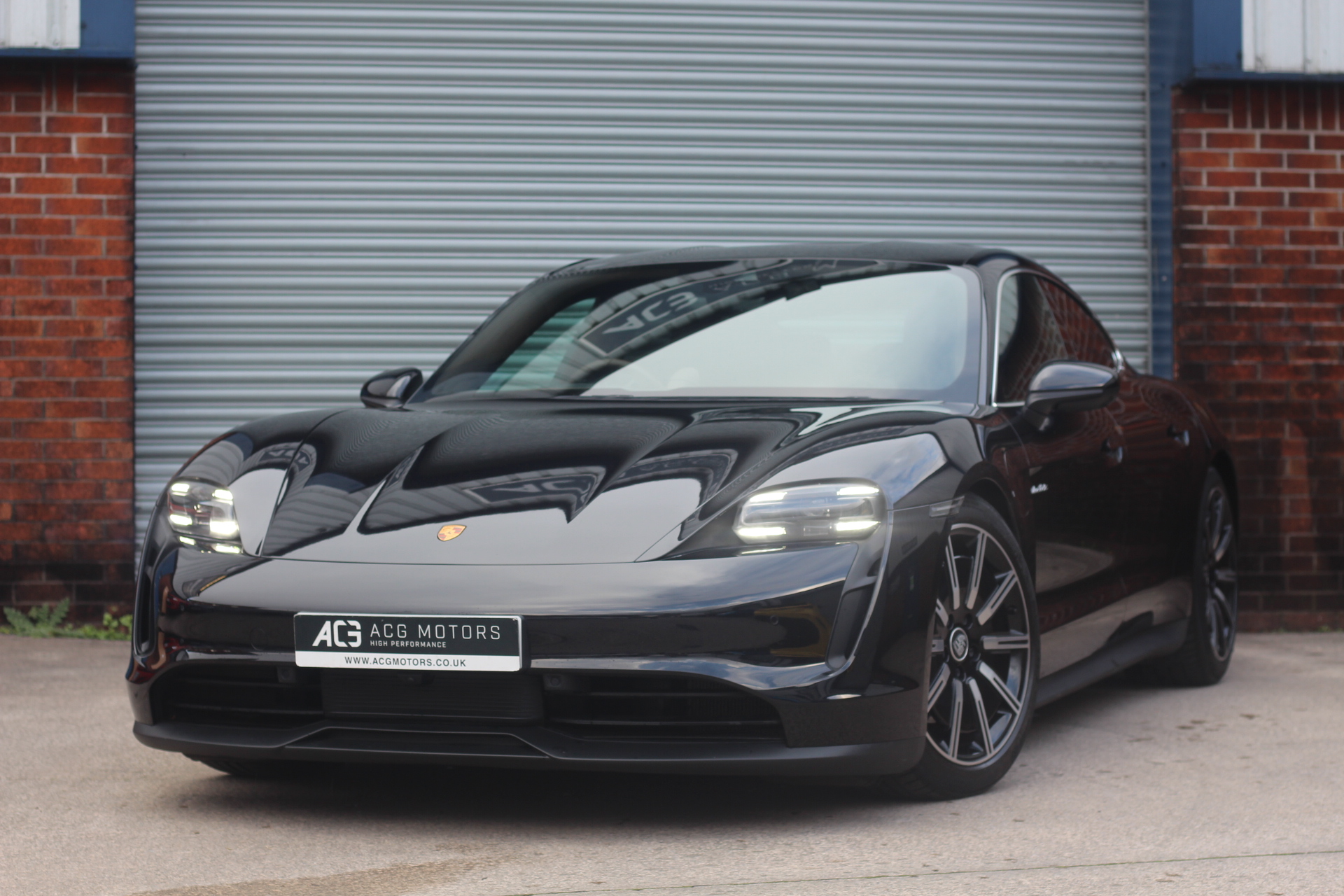 2021 (71) Porsche Taycan Performance Plus 93.4kWh Auto RWD 4dr (11kW Charger)