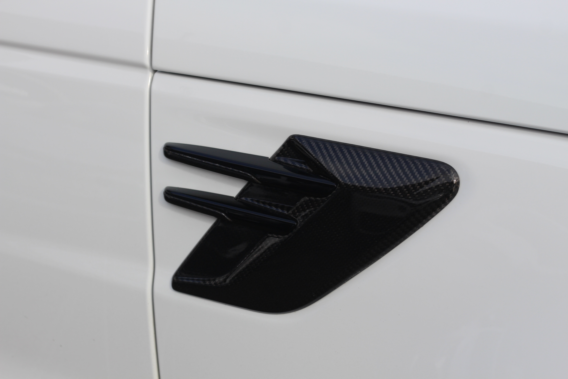 2020 (20) Land Rover Range Rover Sport 5.0 P575 V8 SVR Auto 4WD Euro 6 (s/s) 5dr