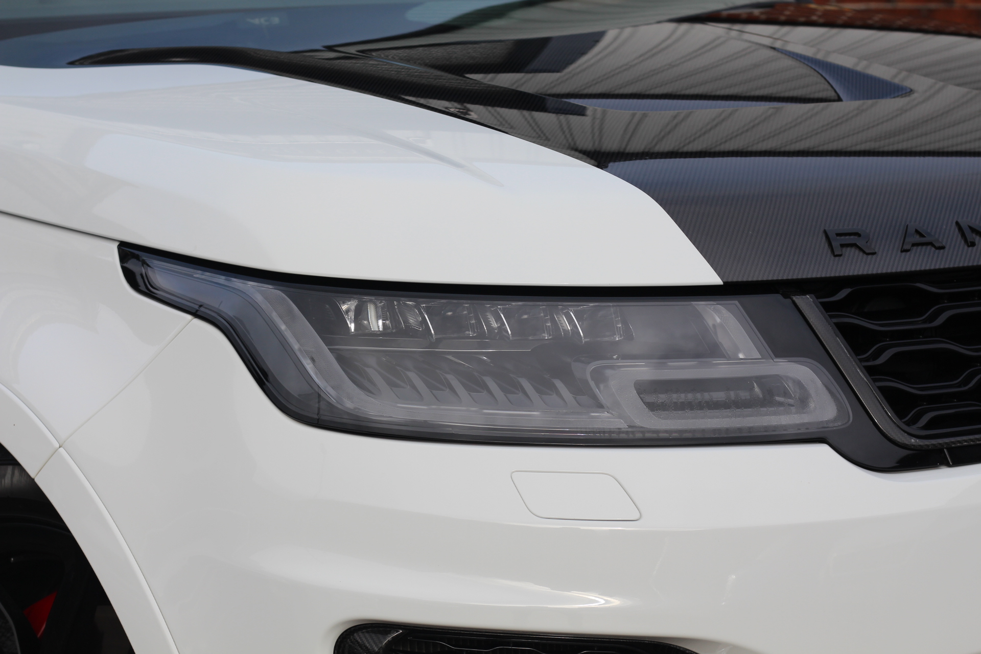 2020 (20) Land Rover Range Rover Sport 5.0 P575 V8 SVR Auto 4WD Euro 6 (s/s) 5dr