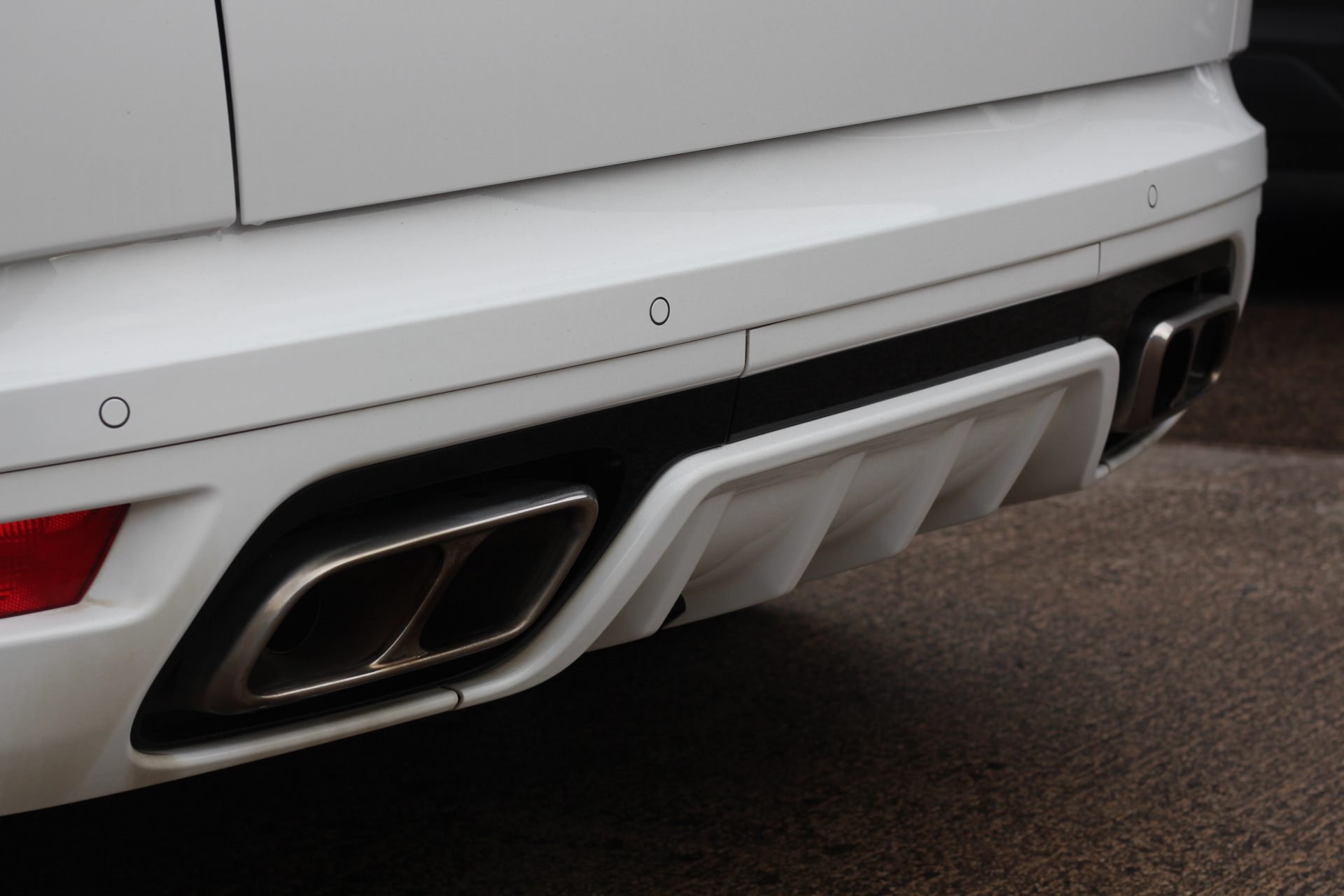 2020 (20) Land Rover Range Rover Sport 5.0 P575 V8 SVR Auto 4WD Euro 6 (s/s) 5dr