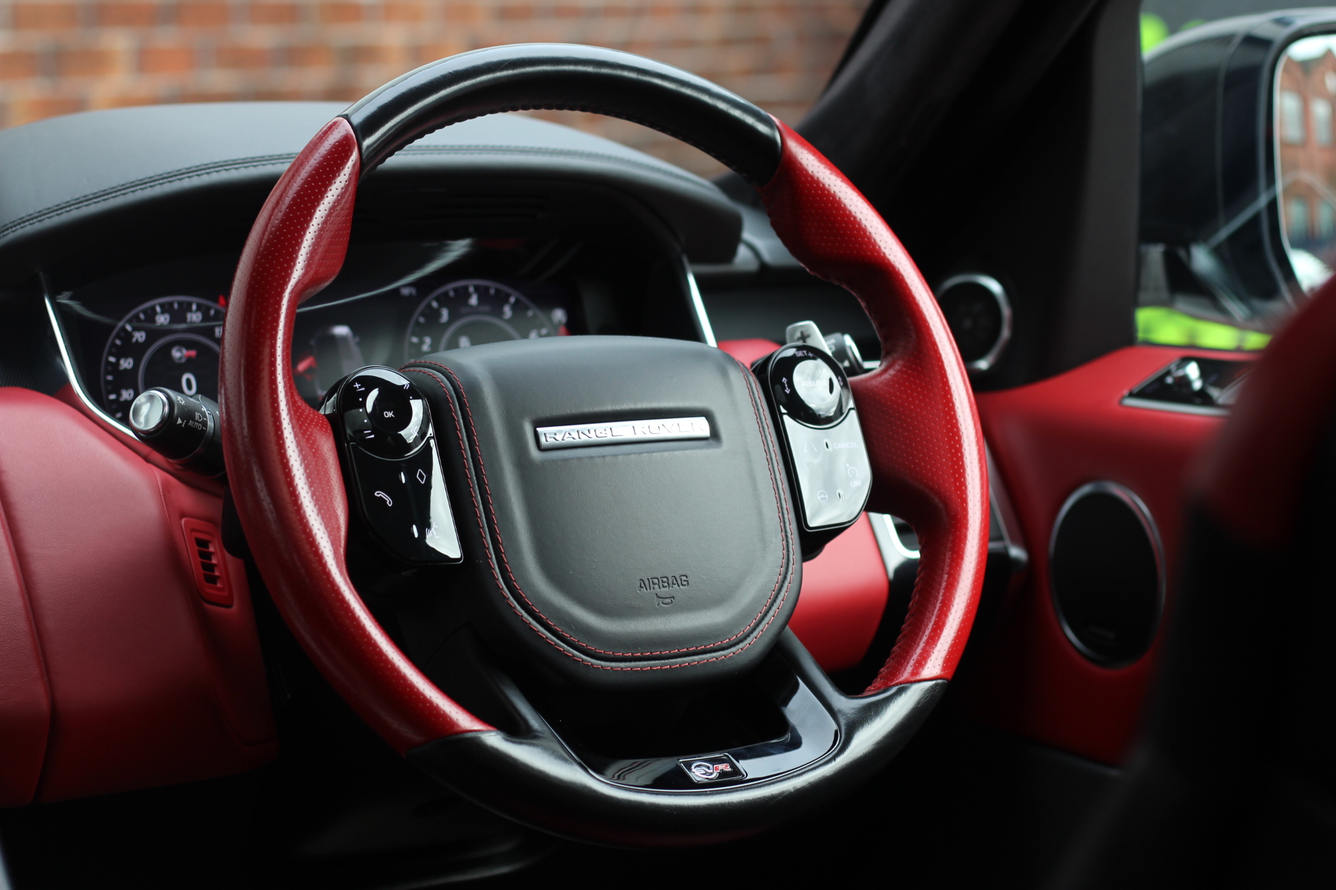 2020 (20) Land Rover Range Rover Sport 5.0 P575 V8 SVR Auto 4WD Euro 6 (s/s) 5dr