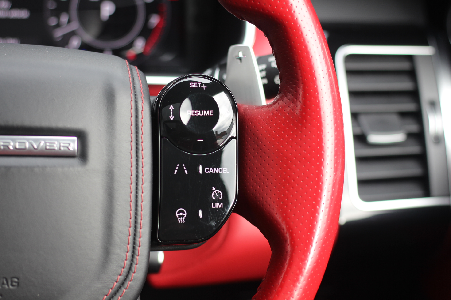 2020 (20) Land Rover Range Rover Sport 5.0 P575 V8 SVR Auto 4WD Euro 6 (s/s) 5dr