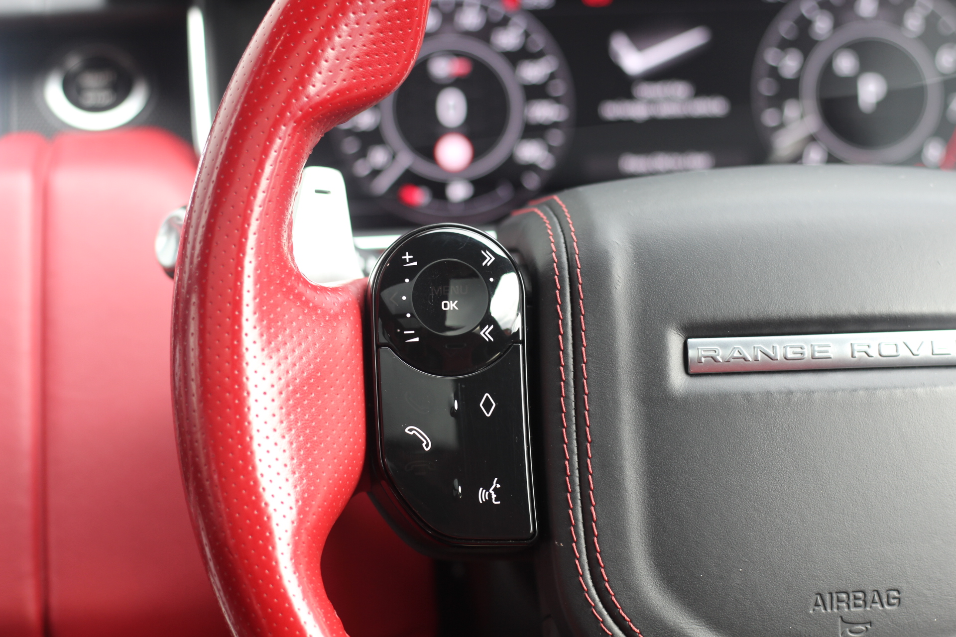 2020 (20) Land Rover Range Rover Sport 5.0 P575 V8 SVR Auto 4WD Euro 6 (s/s) 5dr