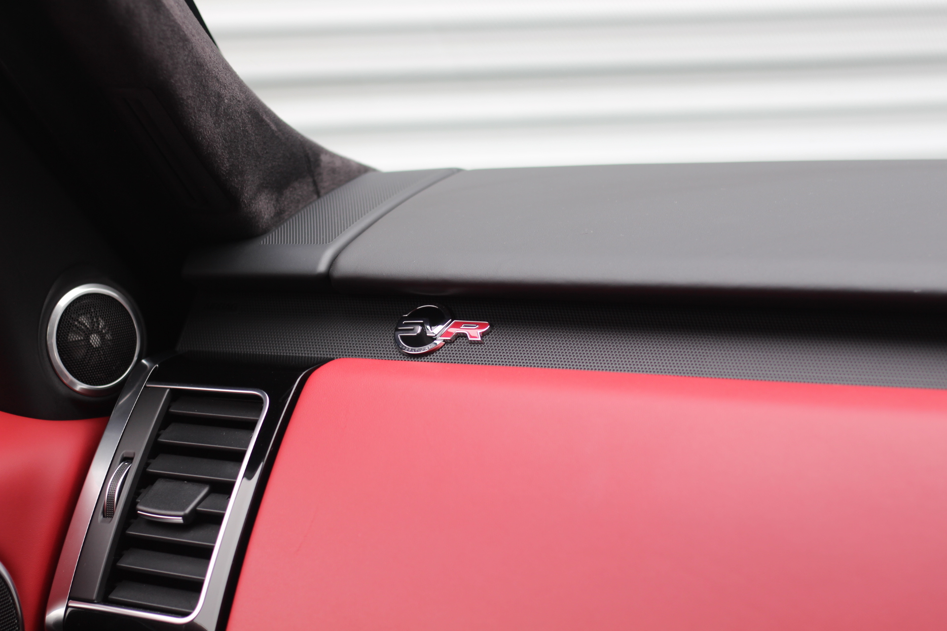 2020 (20) Land Rover Range Rover Sport 5.0 P575 V8 SVR Auto 4WD Euro 6 (s/s) 5dr