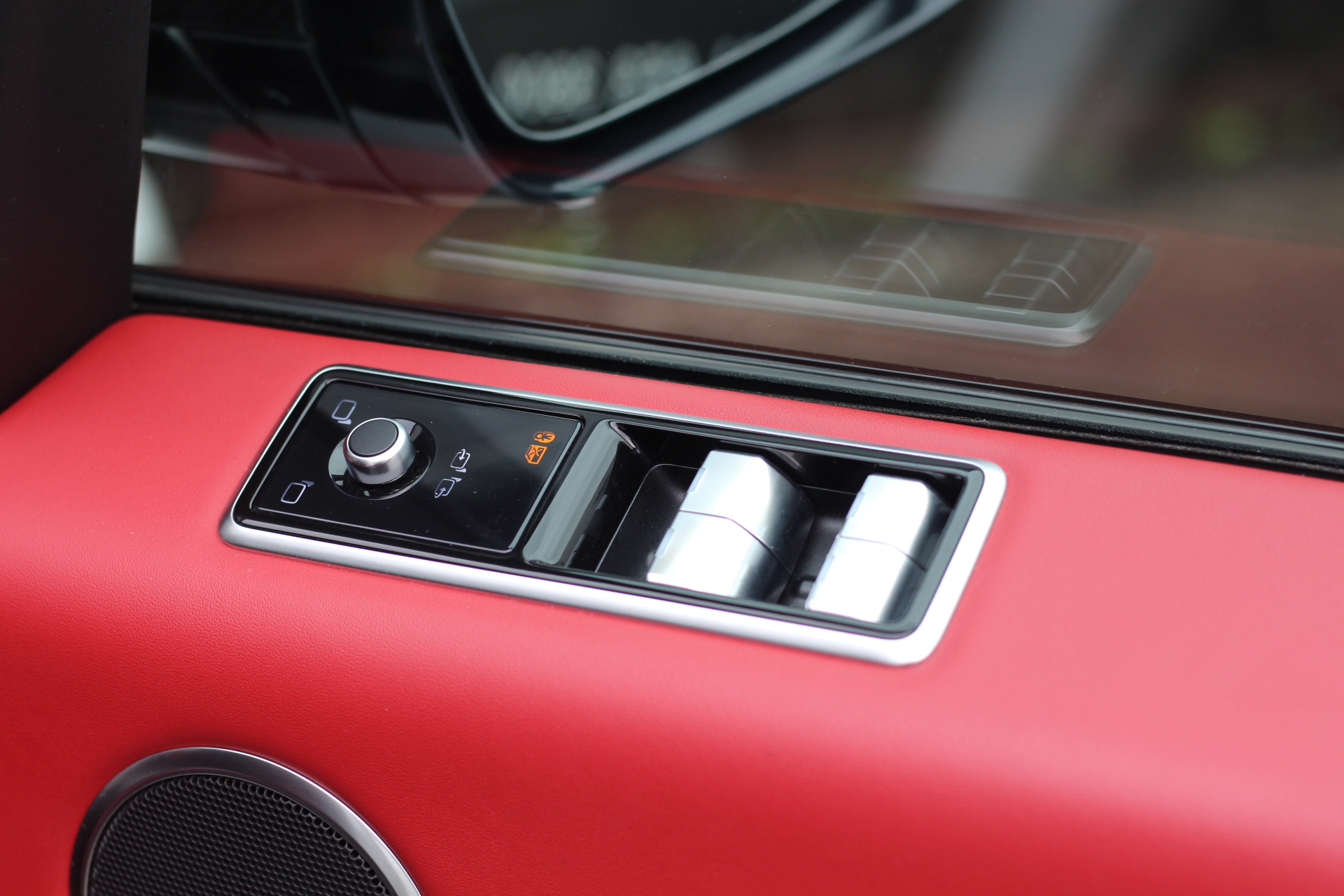 2020 (20) Land Rover Range Rover Sport 5.0 P575 V8 SVR Auto 4WD Euro 6 (s/s) 5dr