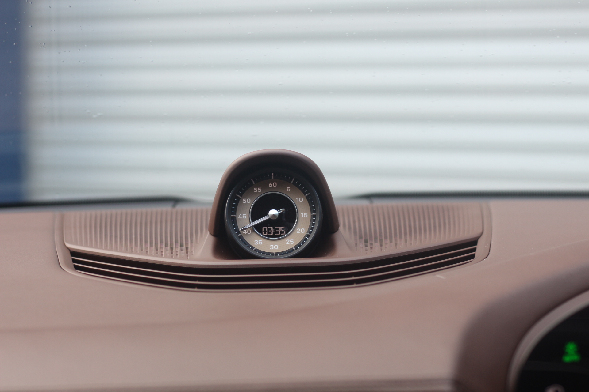 2021 (71) Porsche Taycan Performance Plus 93.4kWh Auto RWD 4dr (11kW Charger)