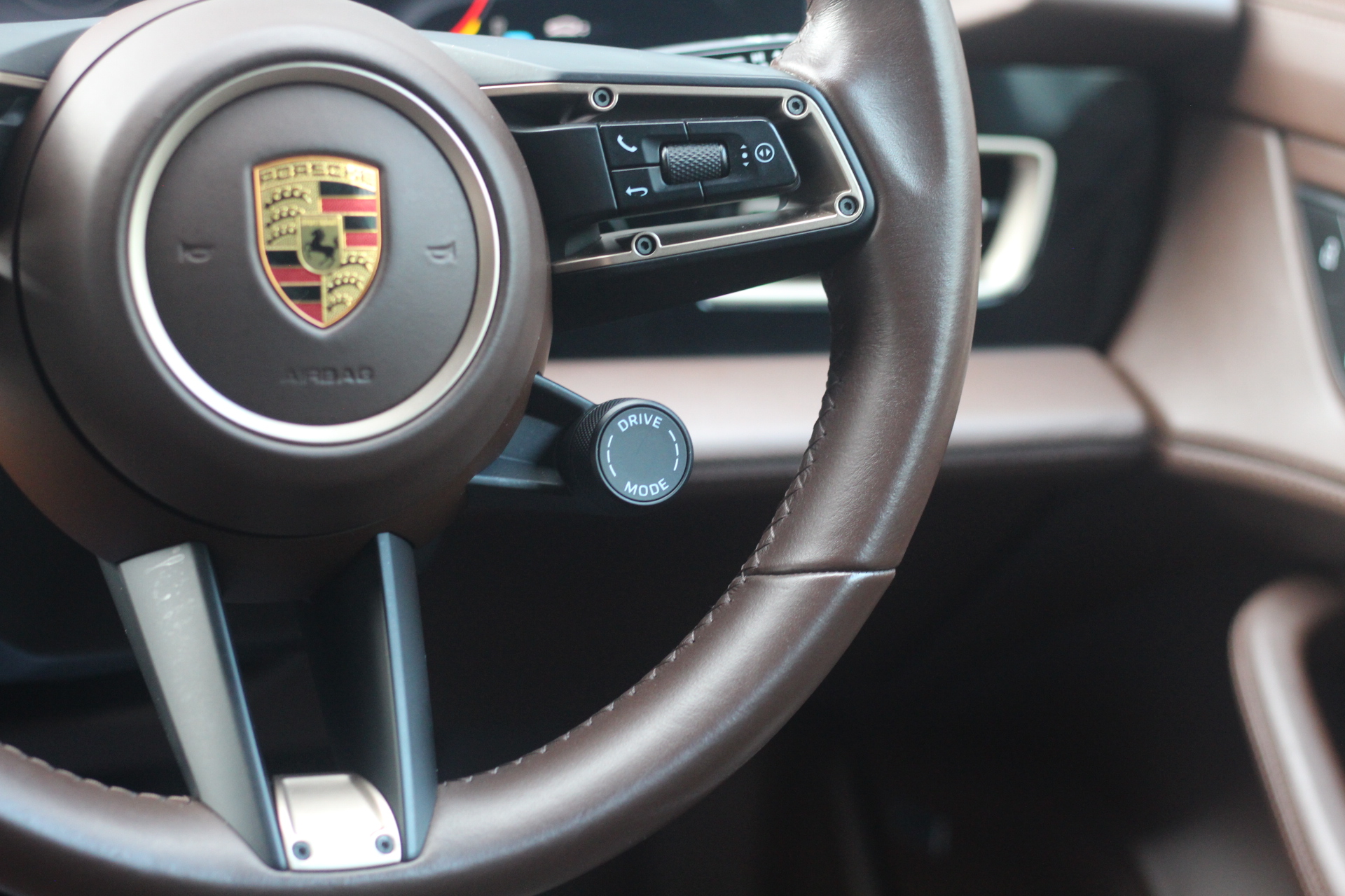 2021 (71) Porsche Taycan Performance Plus 93.4kWh Auto RWD 4dr (11kW Charger)