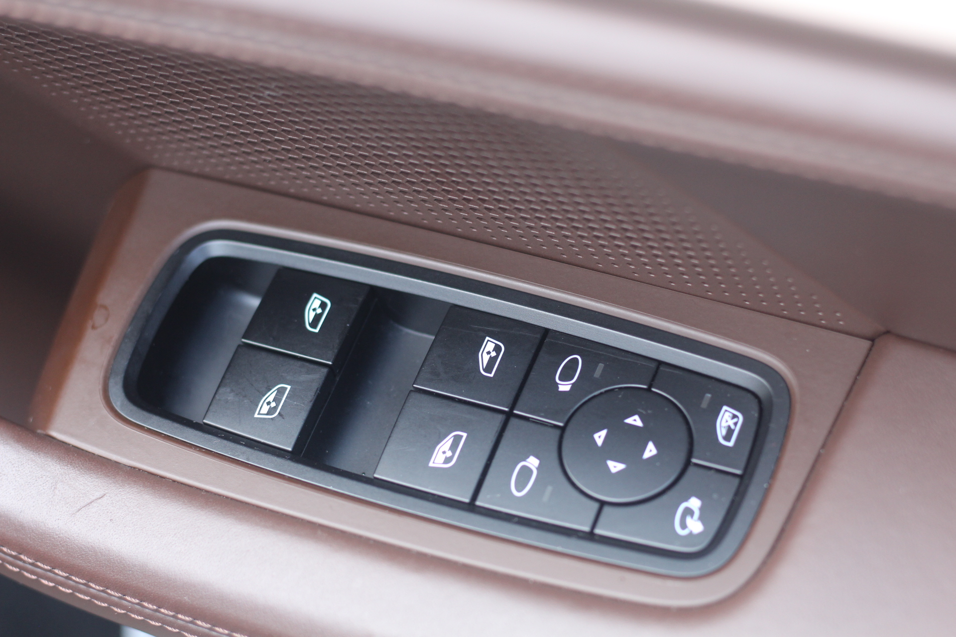 2021 (71) Porsche Taycan Performance Plus 93.4kWh Auto RWD 4dr (11kW Charger)