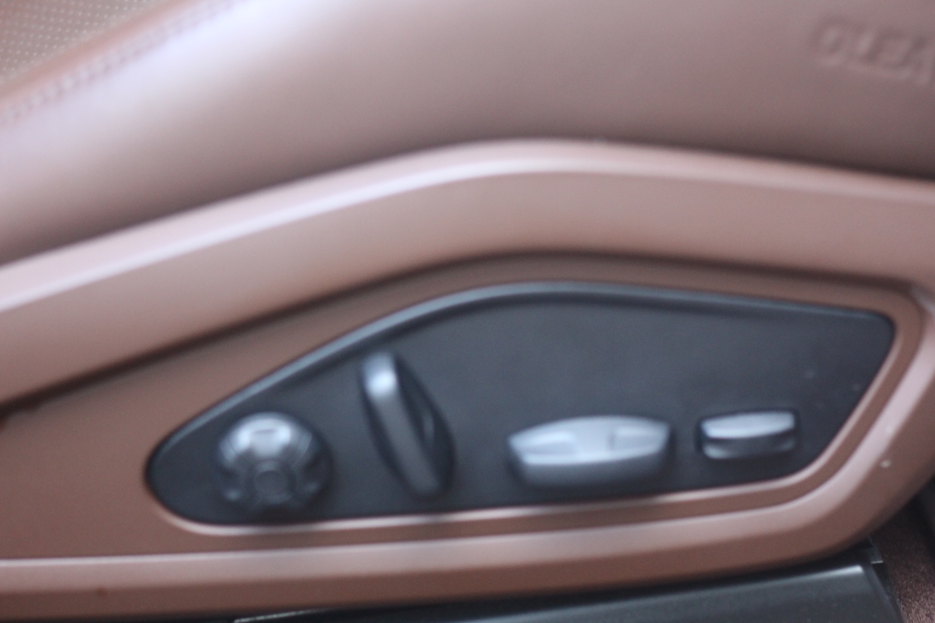 2021 (71) Porsche Taycan Performance Plus 93.4kWh Auto RWD 4dr (11kW Charger)