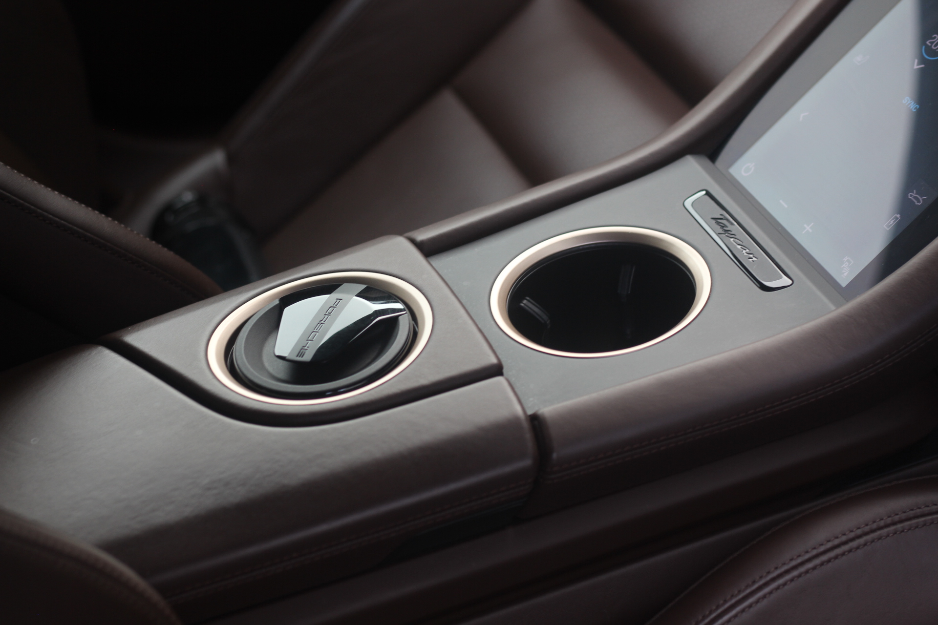 2021 (71) Porsche Taycan Performance Plus 93.4kWh Auto RWD 4dr (11kW Charger)