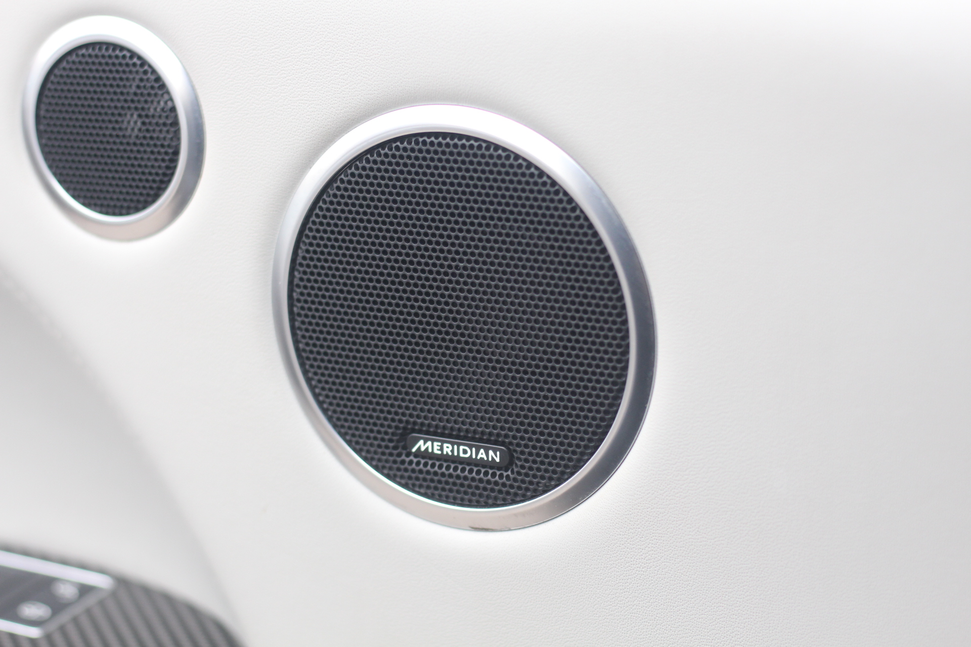 2020 (20) Land Rover Range Rover Sport 5.0 P575 V8 SVR Auto 4WD Euro 6 (s/s) 5dr