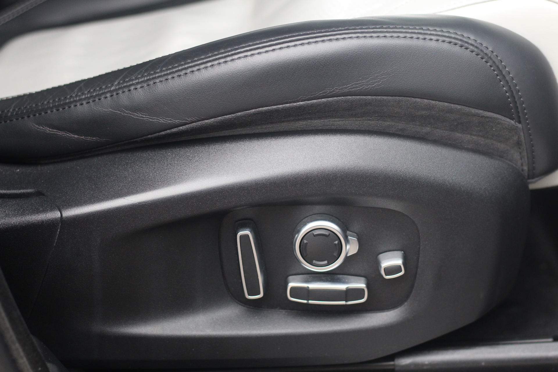 2020 (20) Land Rover Range Rover Sport 5.0 P575 V8 SVR Auto 4WD Euro 6 (s/s) 5dr