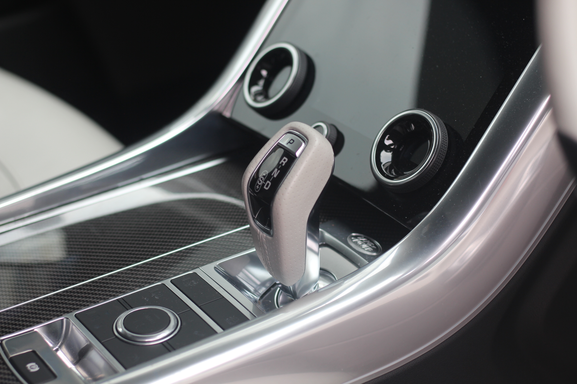 2020 (20) Land Rover Range Rover Sport 5.0 P575 V8 SVR Auto 4WD Euro 6 (s/s) 5dr